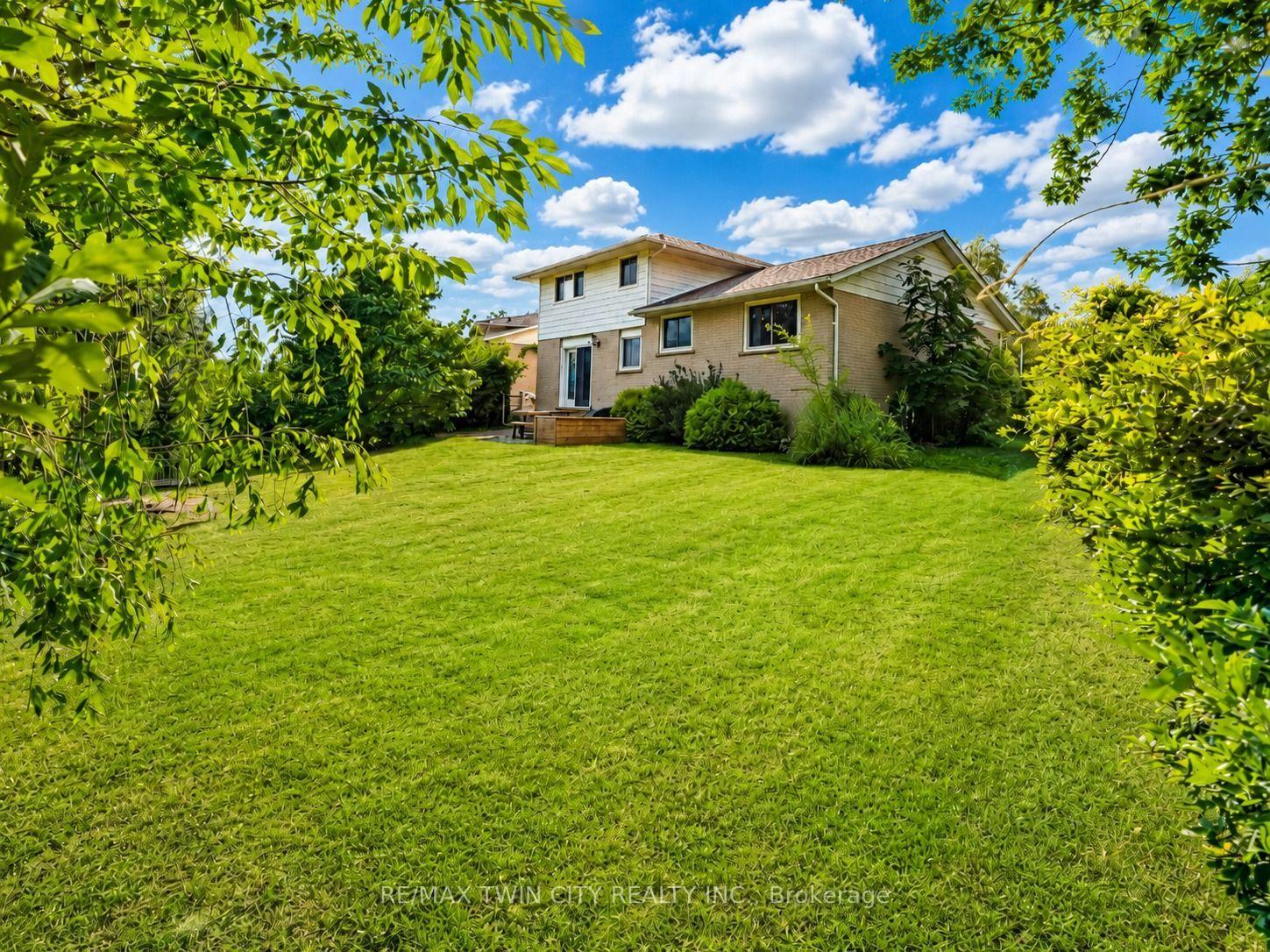 Photo 40 of 46 Lombardy Court, Kitchener, Forest Hill — HOMEH