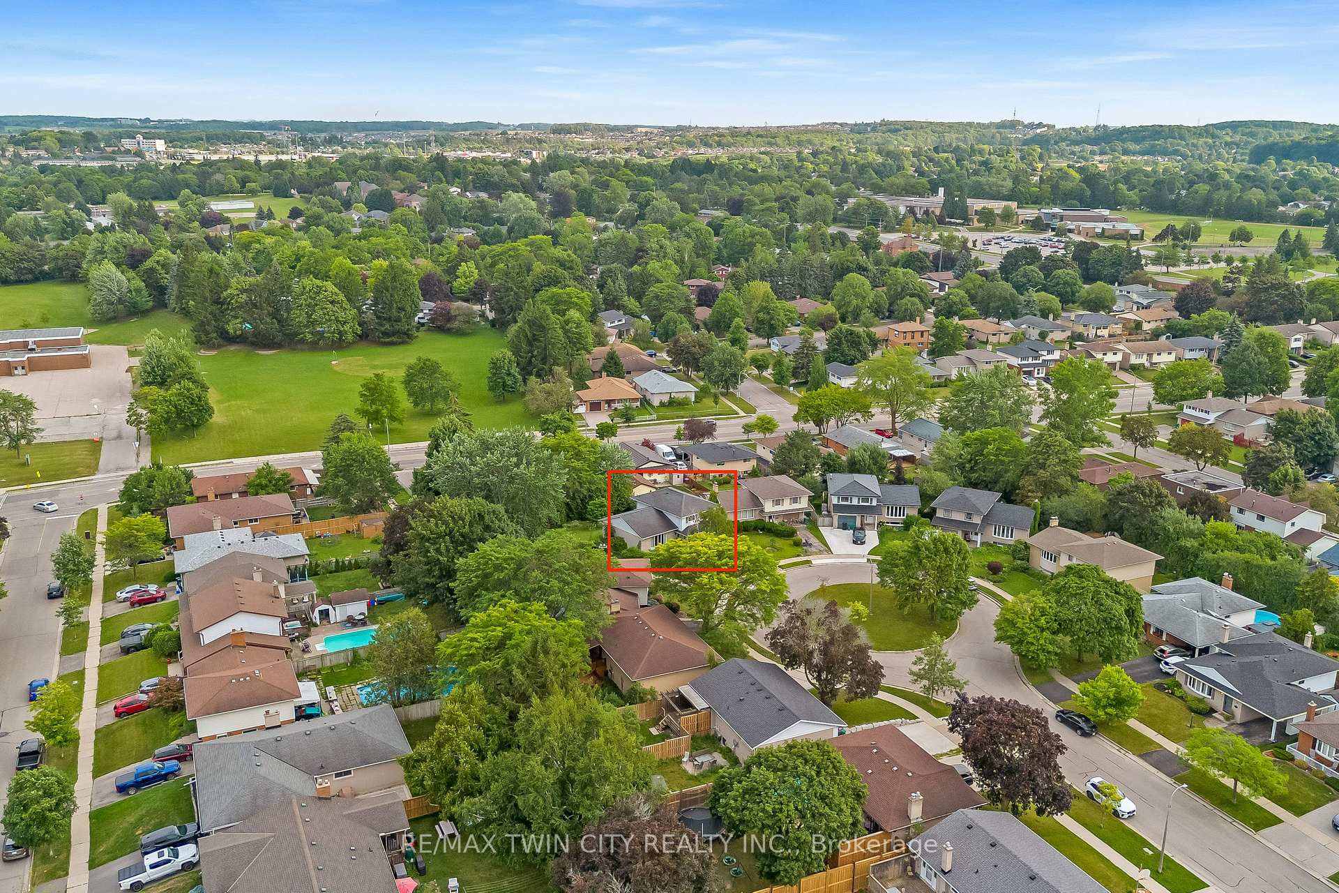 Photo 44 of 46 Lombardy Court, Kitchener, Forest Hill — HOMEH