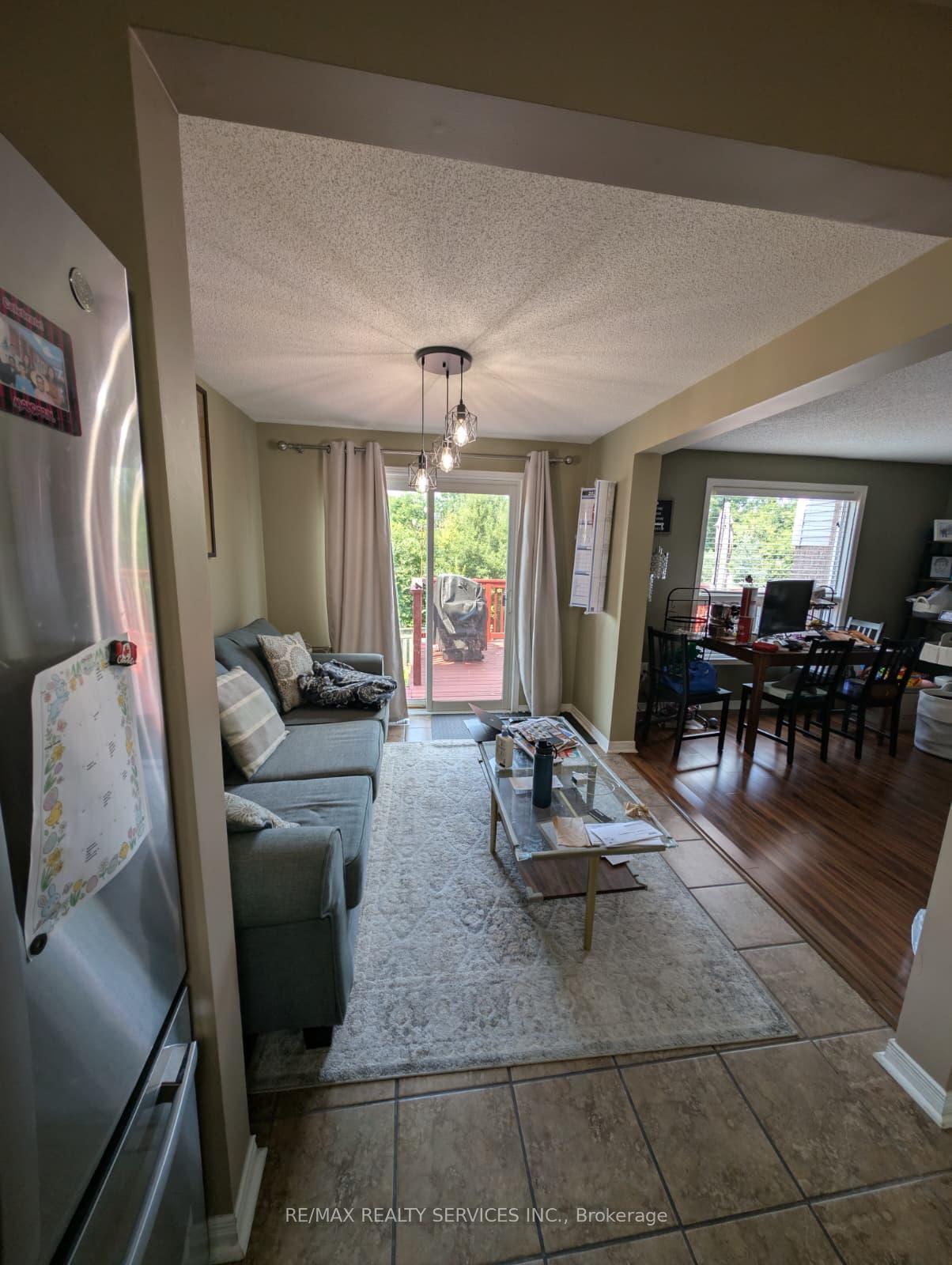 Photo 2 of 466 Bankside Drive, Kitchener, Highland West — HOMEH
