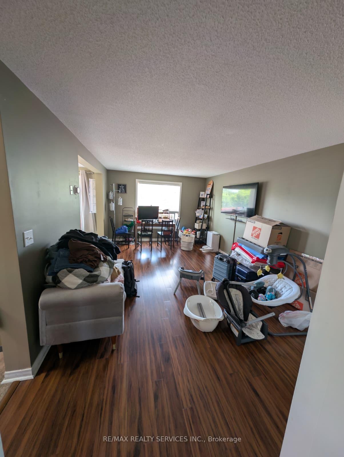 Photo 4 of 466 Bankside Drive, Kitchener, Highland West — HOMEH