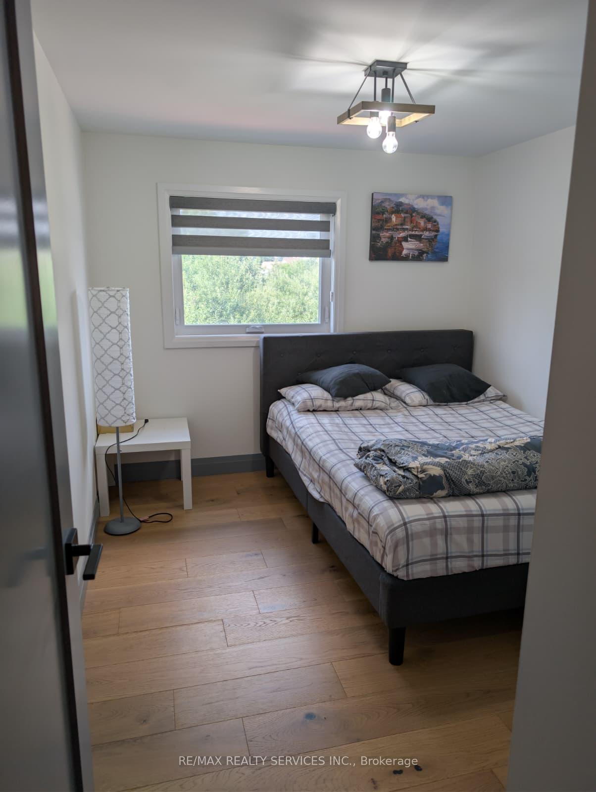 Photo 5 of 466 Bankside Drive, Kitchener, Highland West — HOMEH