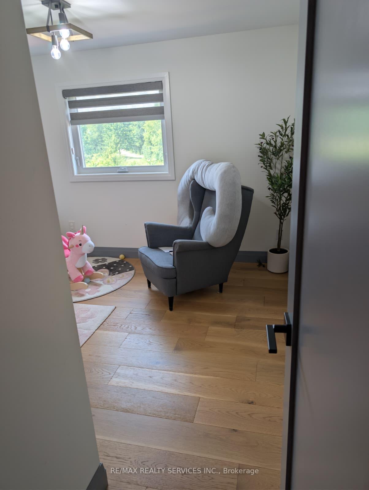 Photo 8 of 466 Bankside Drive, Kitchener, Highland West — HOMEH
