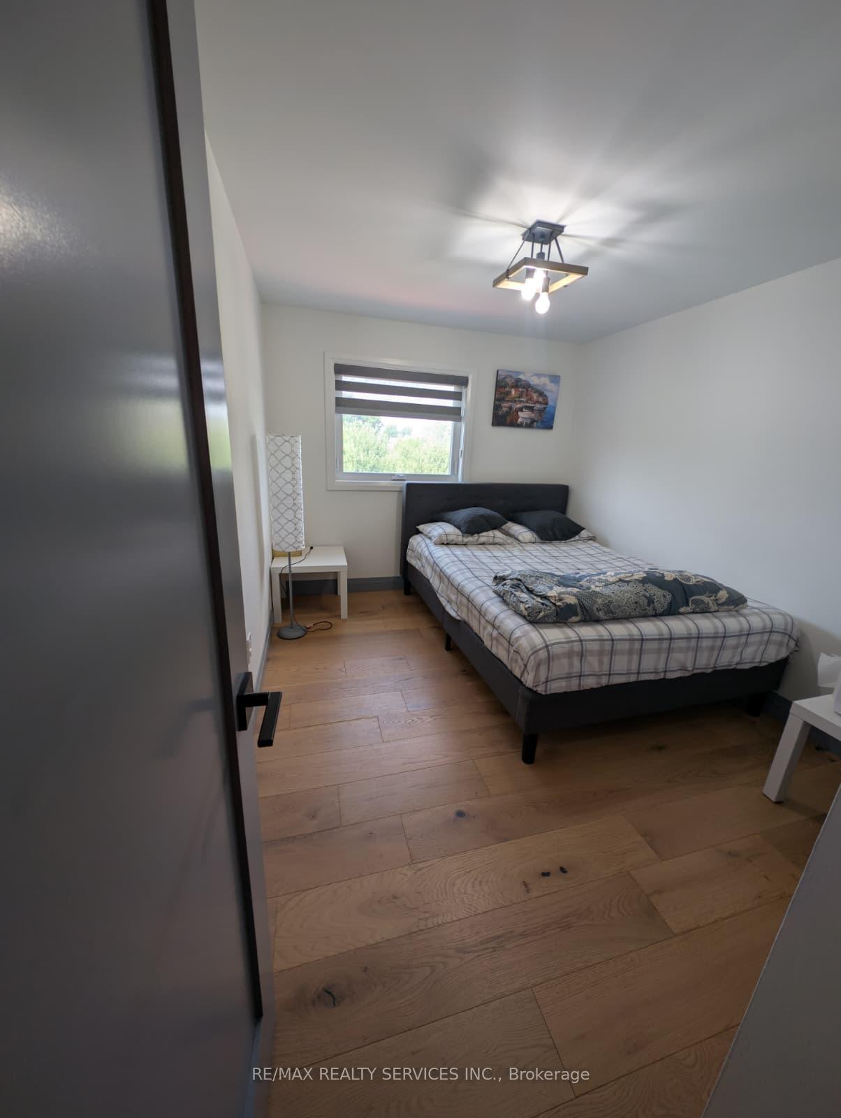 Photo 12 of 466 Bankside Drive, Kitchener, Highland West — HOMEH