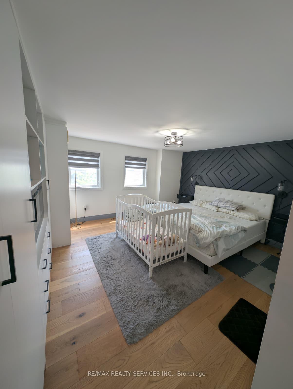 Photo 15 of 466 Bankside Drive, Kitchener, Highland West — HOMEH