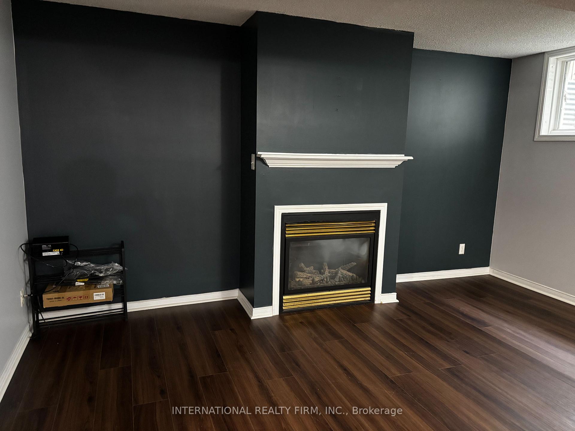 Photo 4 of Unit Bsmt, 14 Mann Street, Clarington, Bowmanville — HOMEH