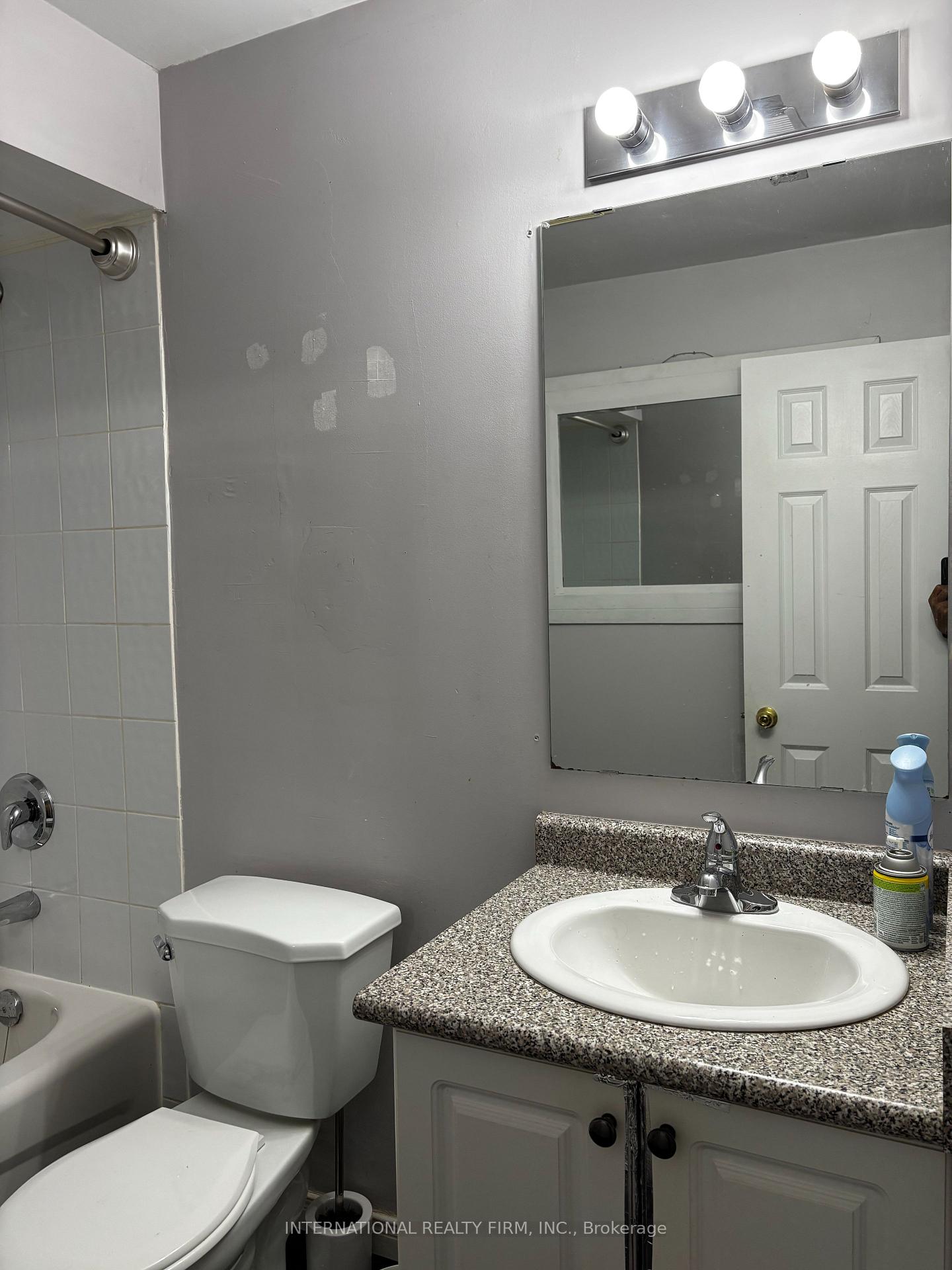 Photo 9 of Unit Bsmt, 14 Mann Street, Clarington, Bowmanville — HOMEH
