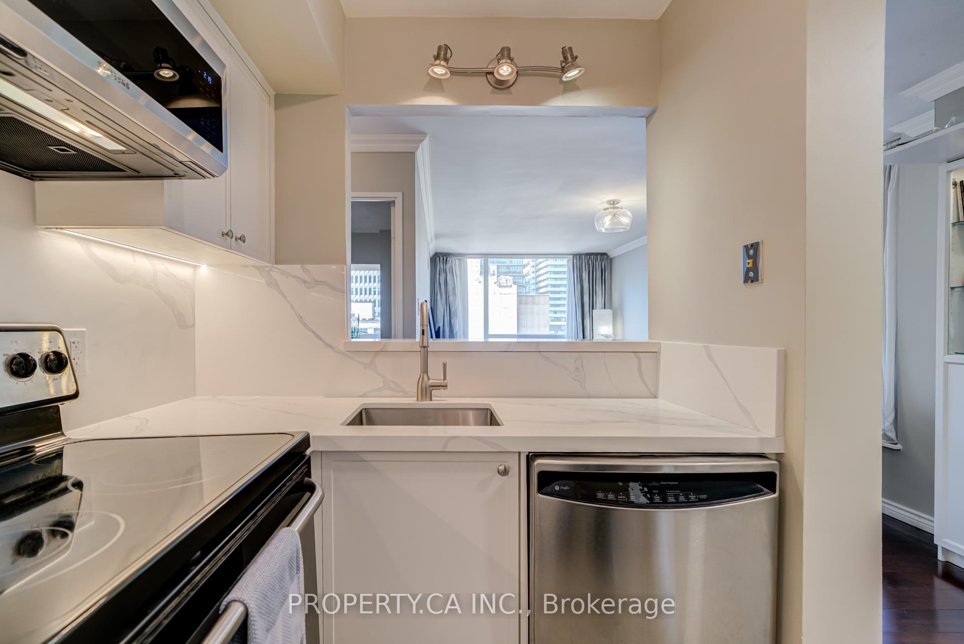 Photo 3 of Unit 1008, 92 King Street, Toronto, Church-Yonge Corridor — HOMEH