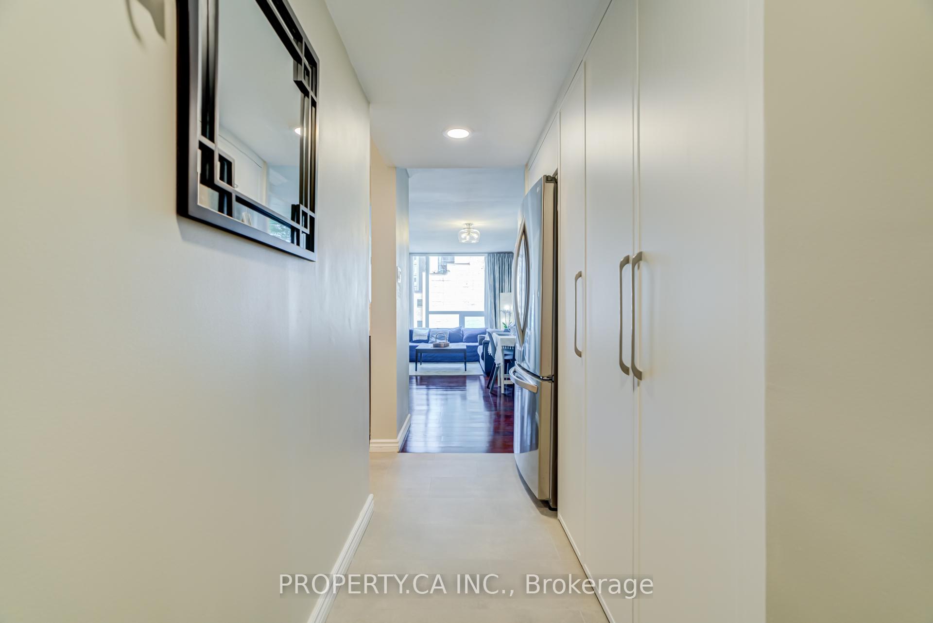 Photo 5 of Unit 1008, 92 King Street, Toronto, Church-Yonge Corridor — HOMEH