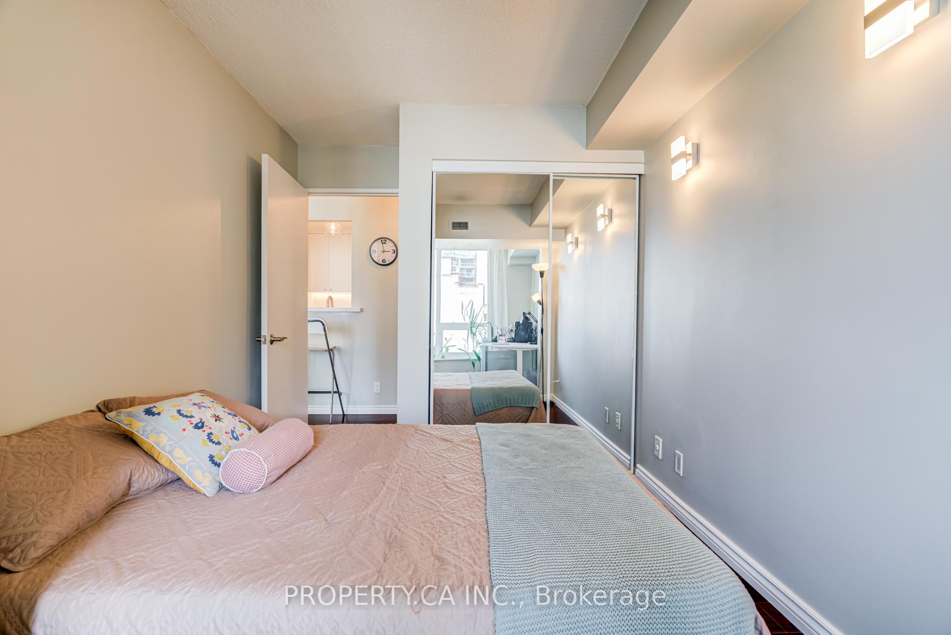Photo 17 of Unit 1008, 92 King Street, Toronto, Church-Yonge Corridor — HOMEH