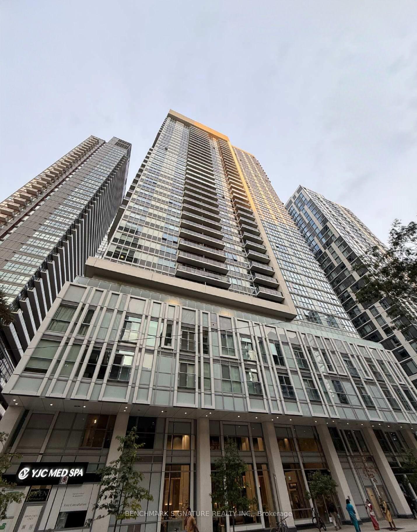 Photo 2 of Unit 3006, 77 Mutual Street, Toronto, Church-Yonge Corridor — HOMEH