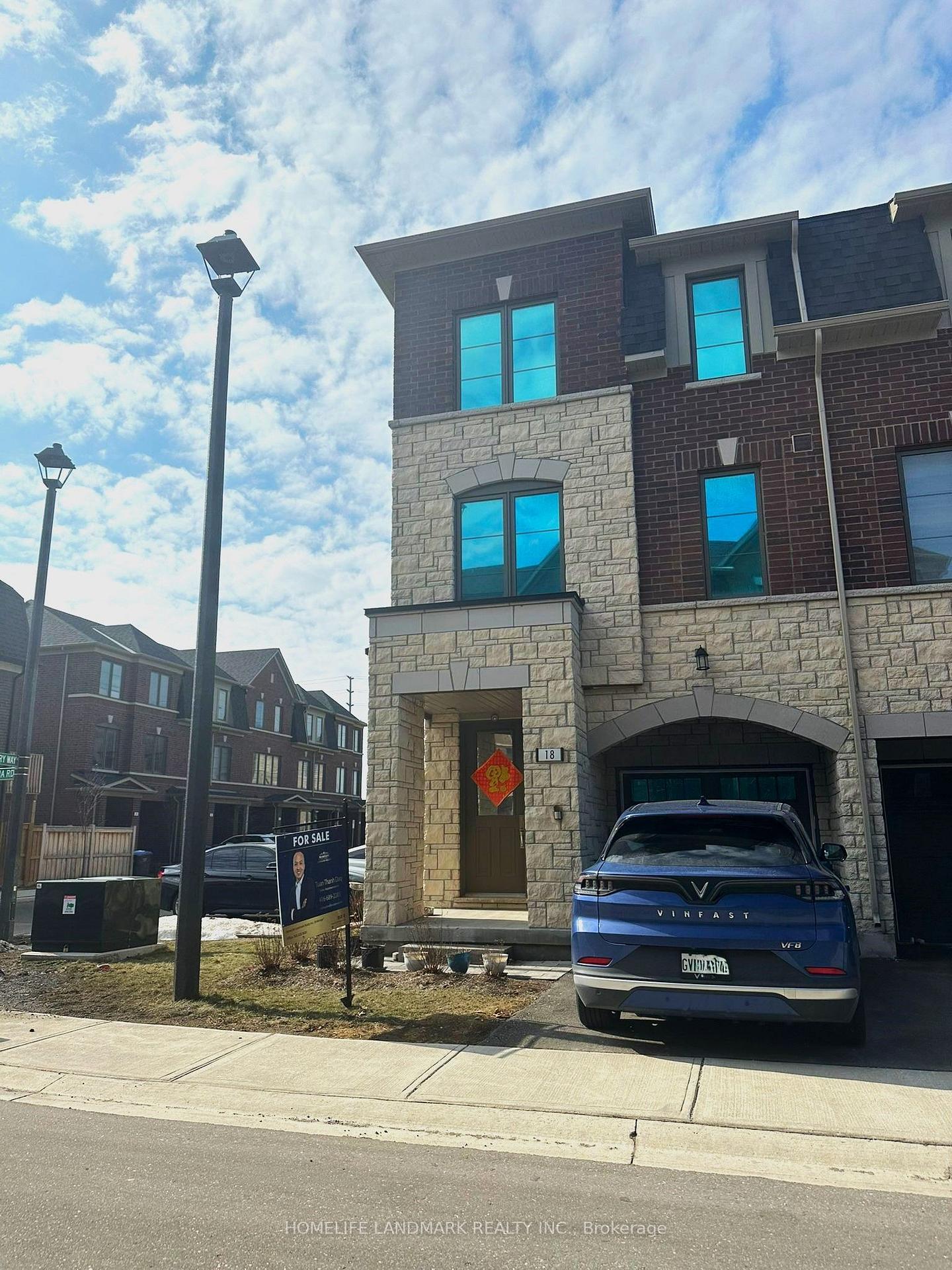 Photo 1 of 18 Lavinia Road, Brampton, Goreway Drive Corridor — HOMEH