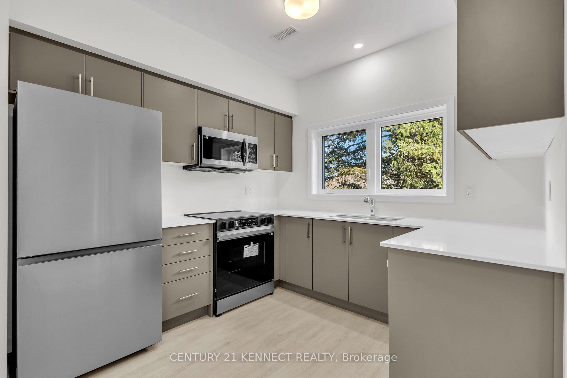 Photo 10 of Unit 82, 42 Lowes Road W, Guelph, Clairfields/Hanlon Business Park — HOMEH