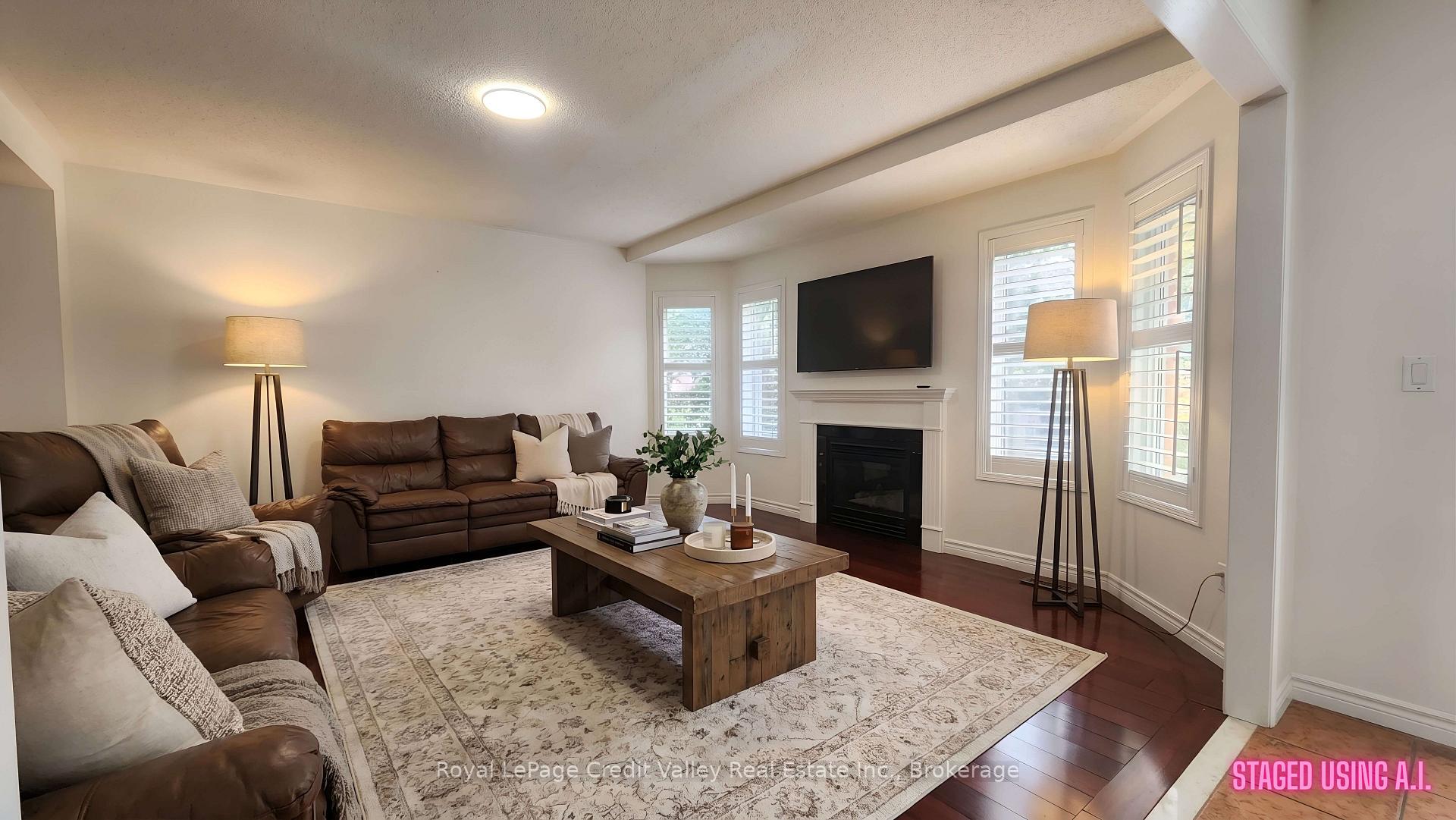 Photo 3 of 15 Courtsfield Crescent, Brampton, Fletcher's Meadow — HOMEH
