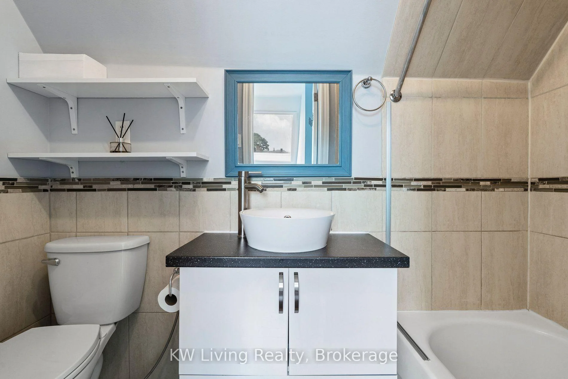 Photo 13 of Unit 2408, 8 Olympic Garden Drive, North York, Newtonbrook East — HOMEH