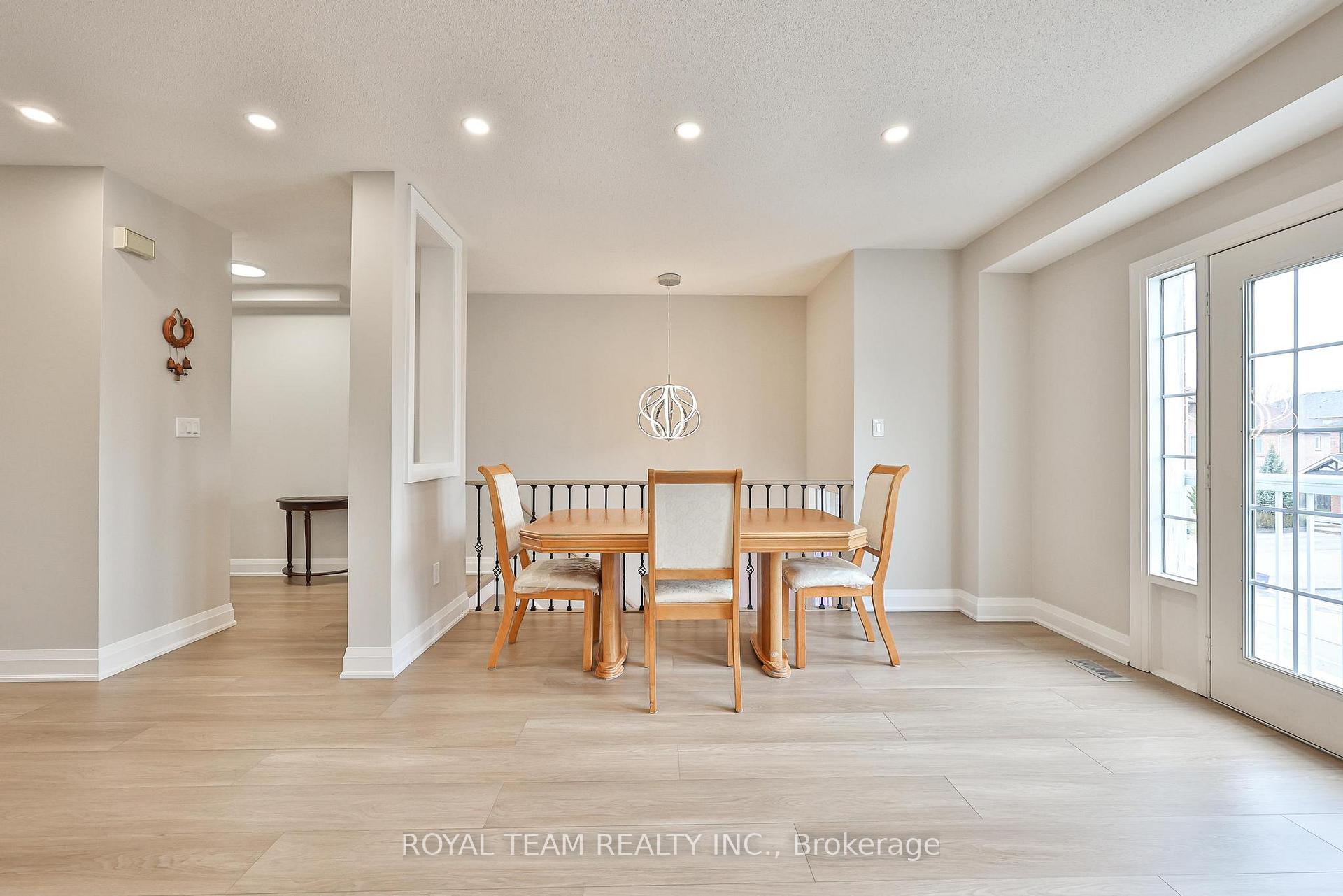 Photo 7 of 11 Jarrett Court, Vaughan, Vellore Village — HOMEH