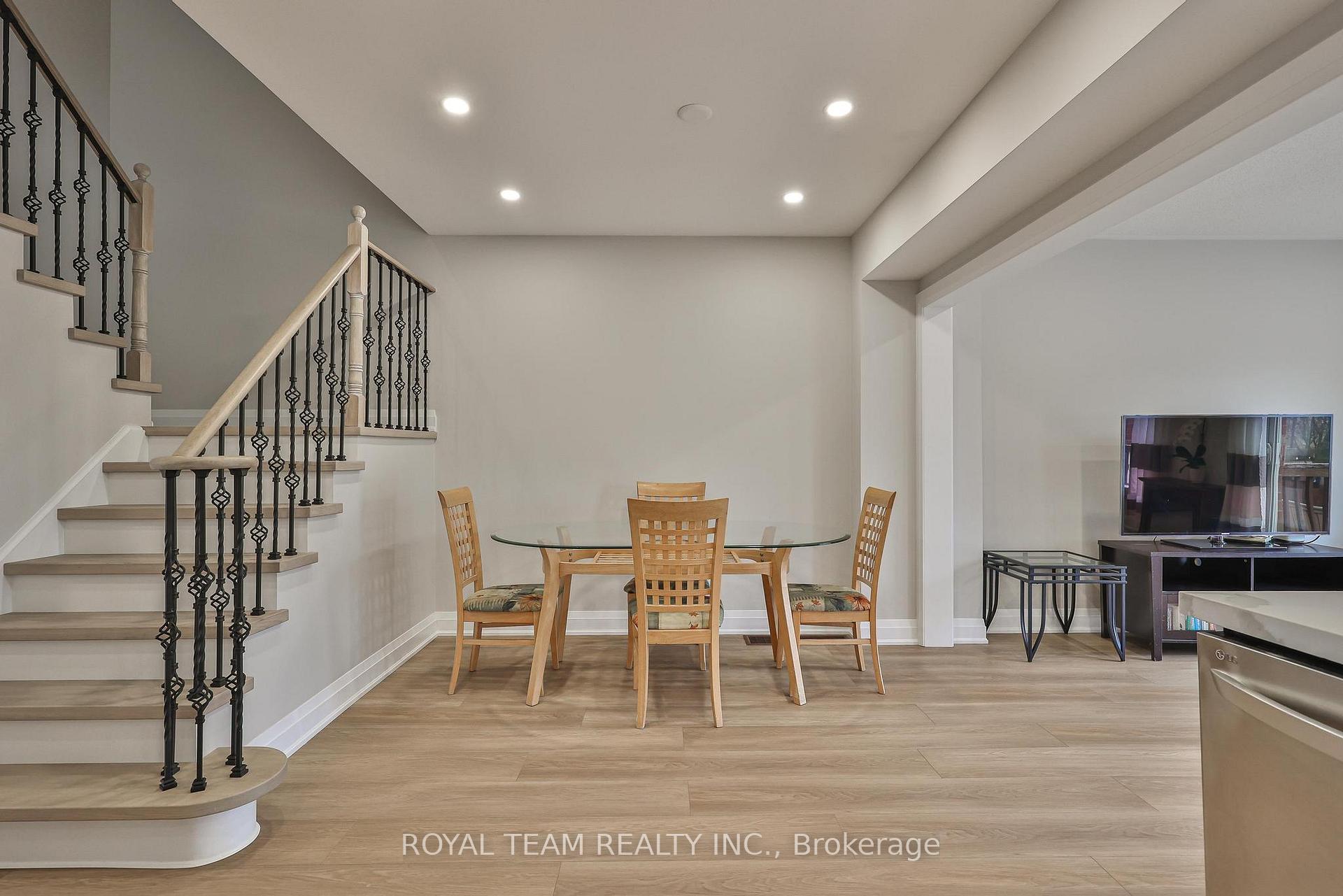 Photo 16 of 11 Jarrett Court, Vaughan, Vellore Village — HOMEH