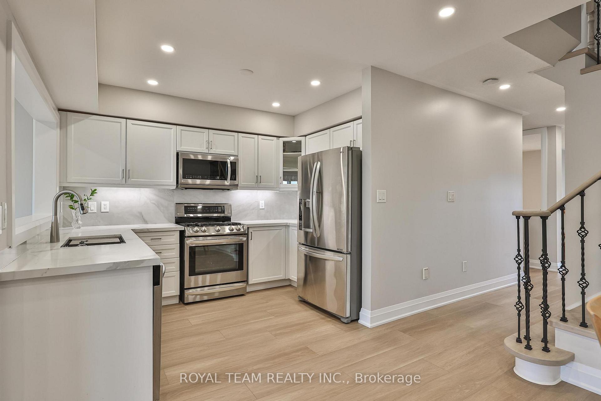 Photo 18 of 11 Jarrett Court, Vaughan, Vellore Village — HOMEH