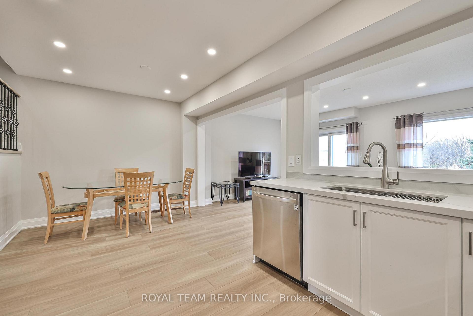 Photo 19 of 11 Jarrett Court, Vaughan, Vellore Village — HOMEH