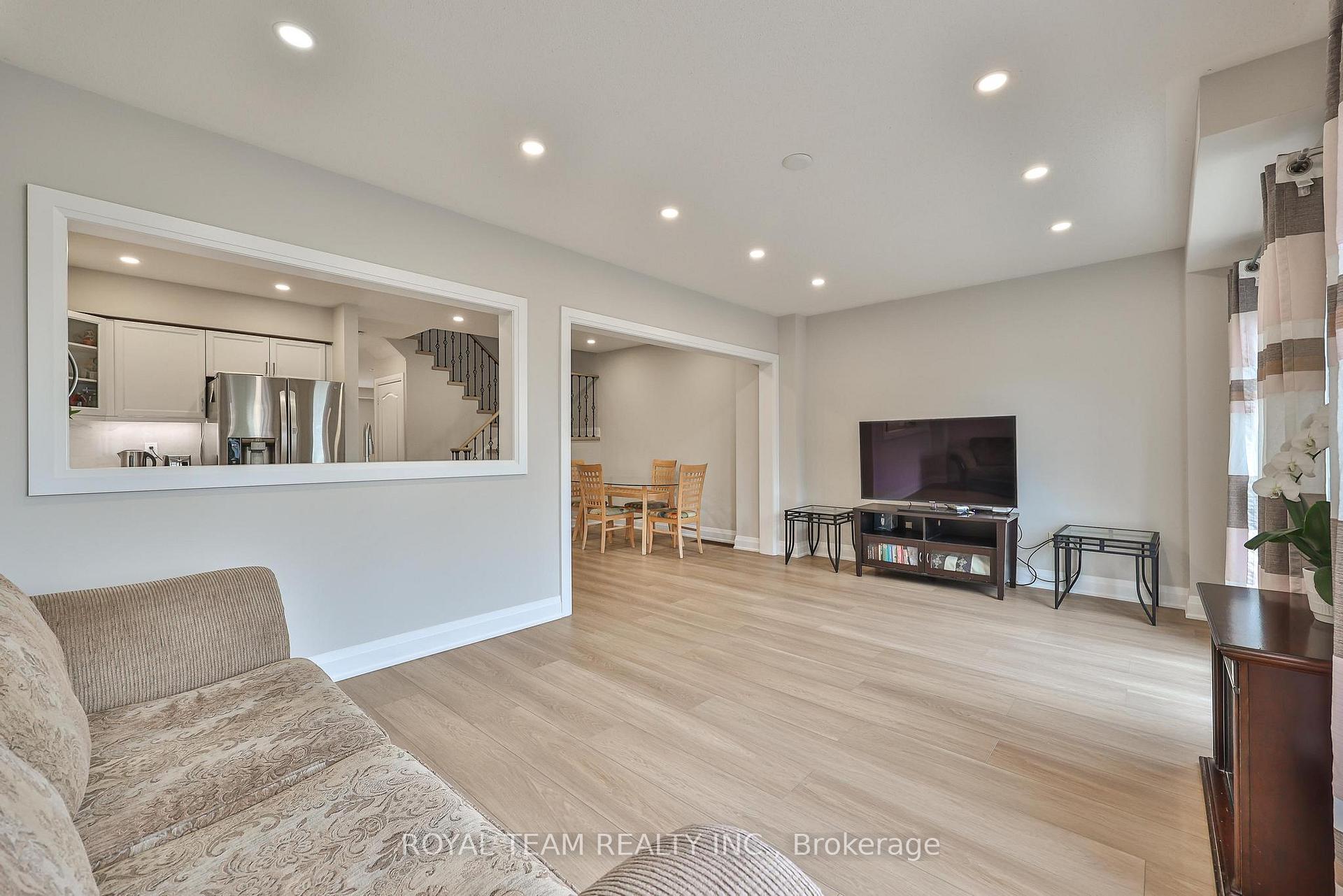 Photo 20 of 11 Jarrett Court, Vaughan, Vellore Village — HOMEH