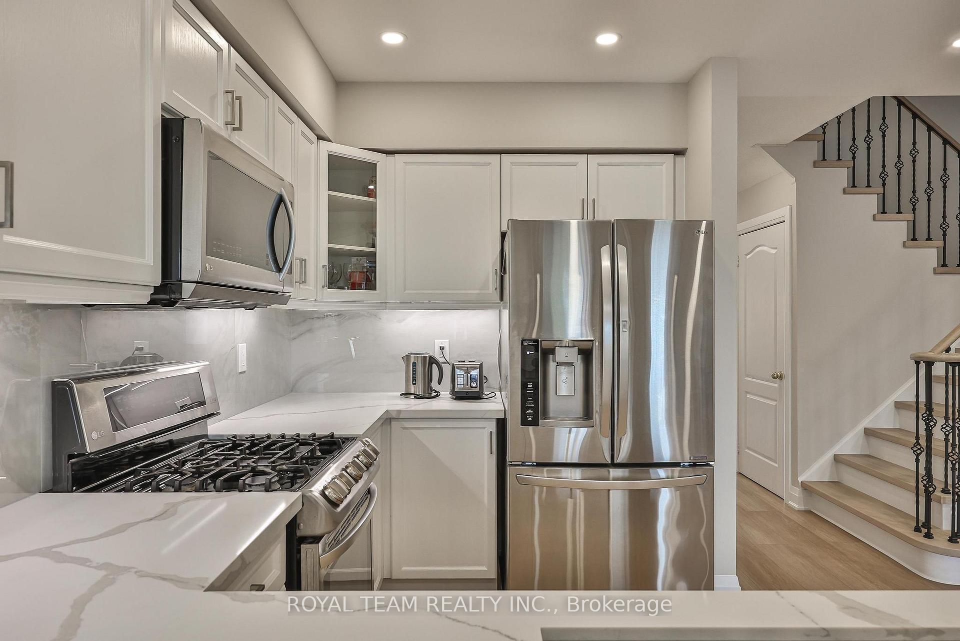 Photo 21 of 11 Jarrett Court, Vaughan, Vellore Village — HOMEH