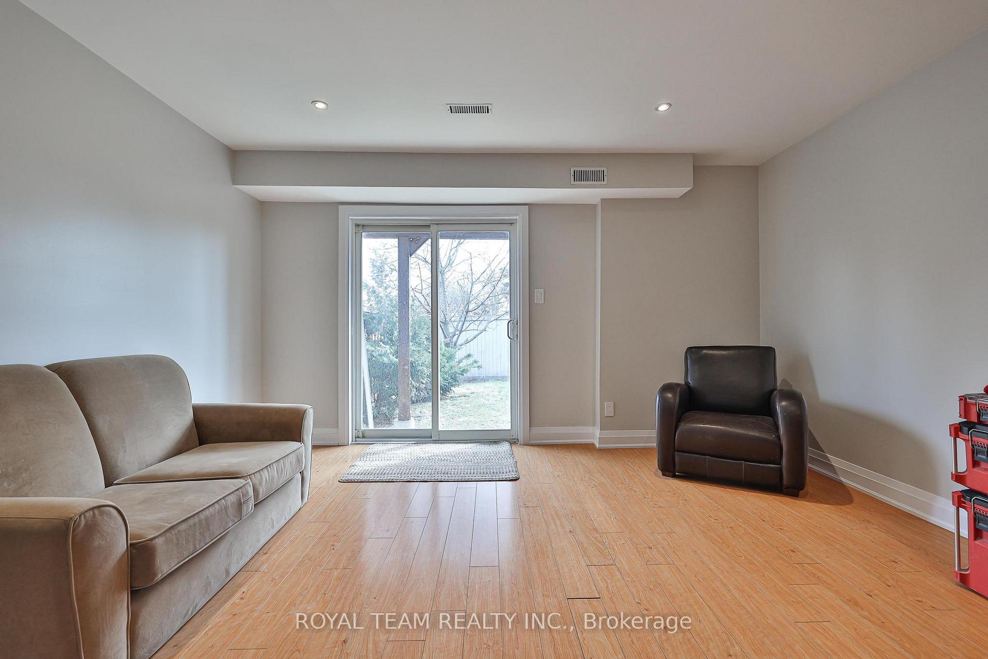 Photo 42 of 11 Jarrett Court, Vaughan, Vellore Village — HOMEH