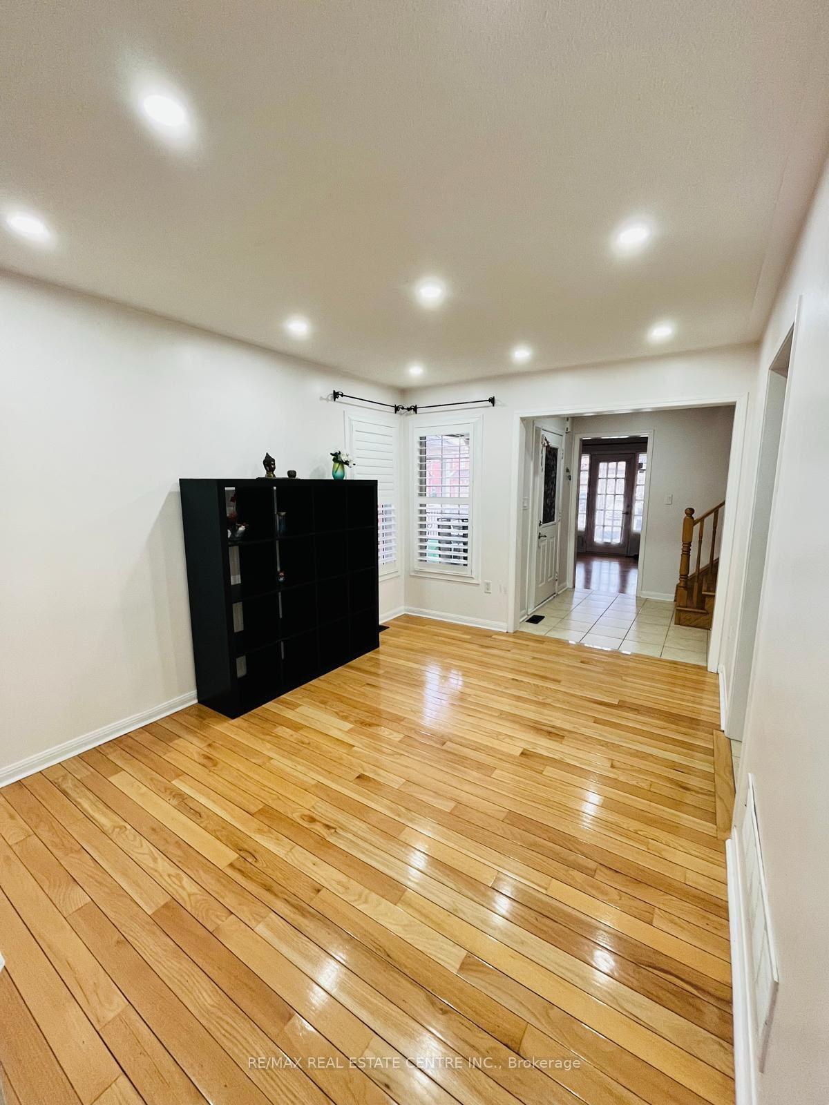 Photo 4 of Unit UPPER LEVEL, 48 Herdwick Street, Brampton, Gore Industrial North — HOMEH