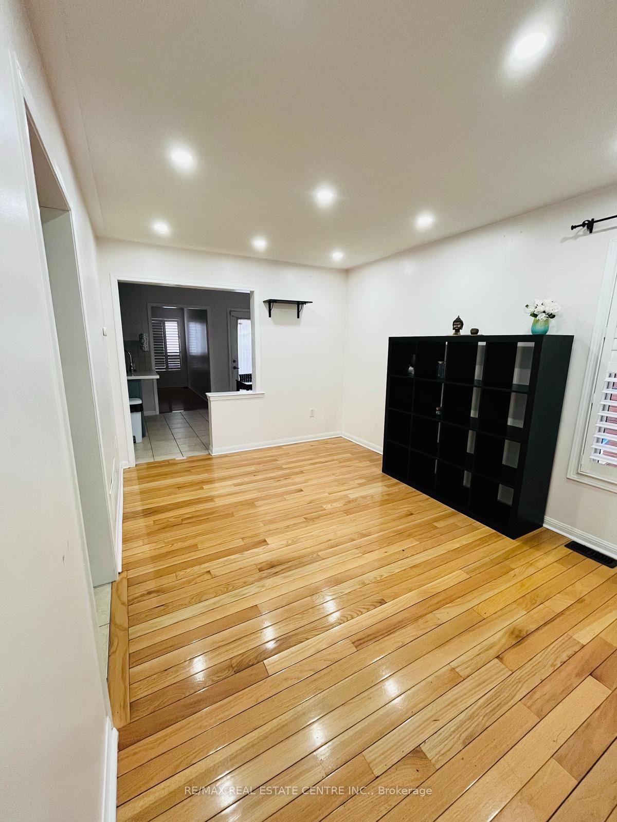 Photo 10 of Unit UPPER LEVEL, 48 Herdwick Street, Brampton, Gore Industrial North — HOMEH