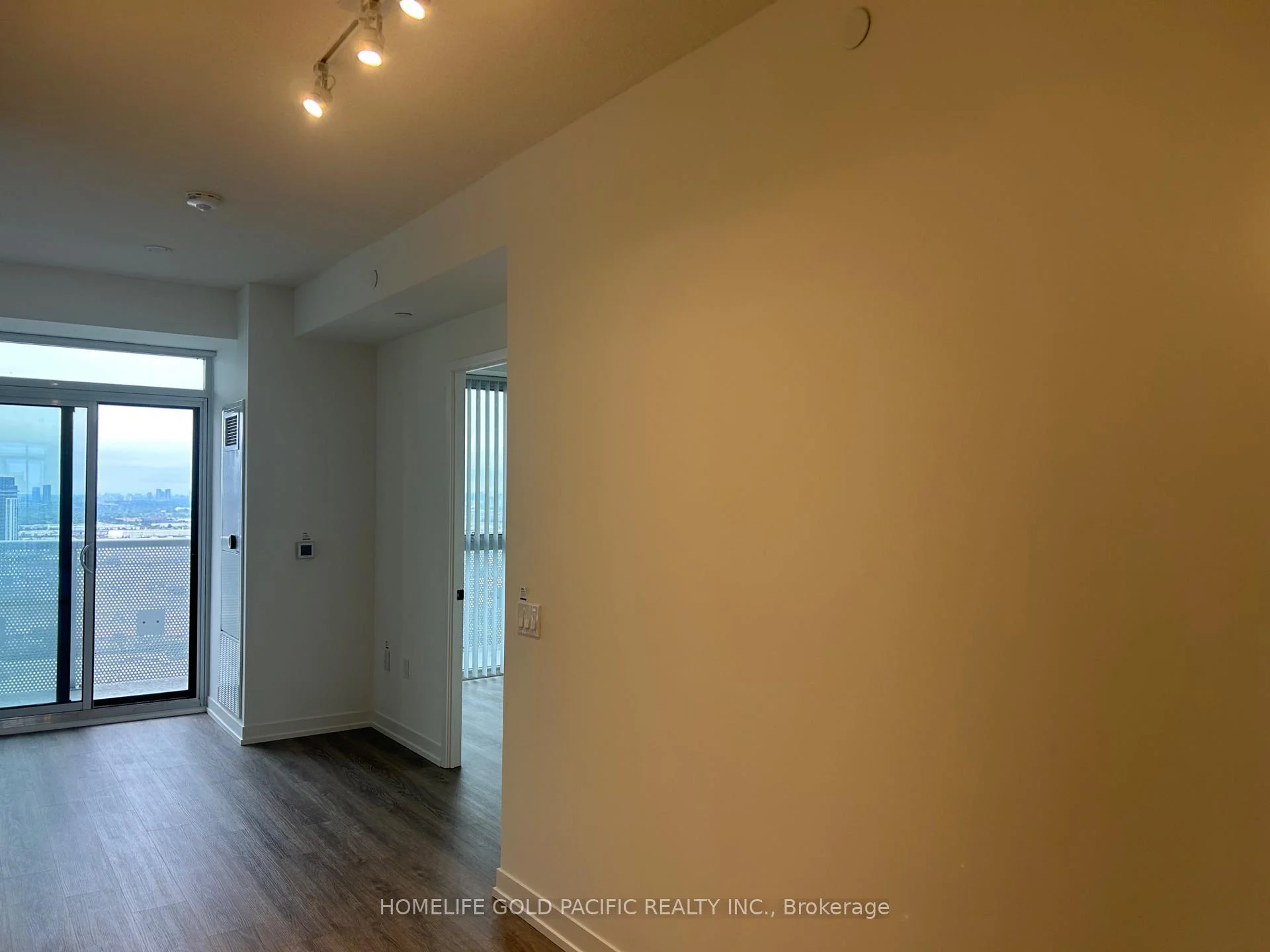 Photo 6 of Unit 3307, 8 Interchange Way, Vaughan, Vaughan Corporate Centre — HOMEH