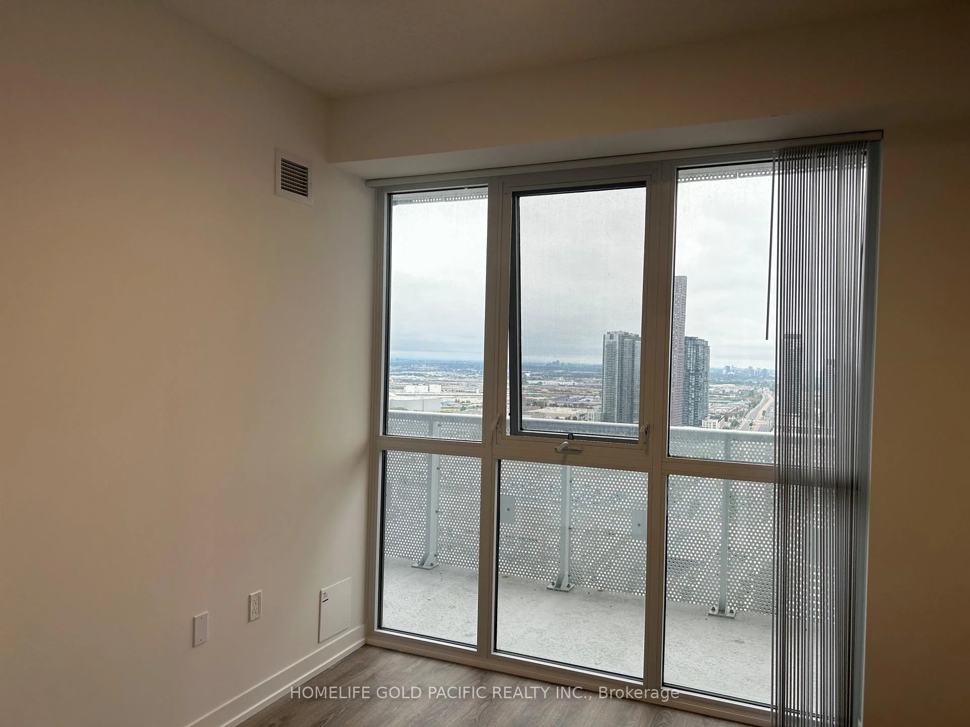 Photo 10 of Unit 3307, 8 Interchange Way, Vaughan, Vaughan Corporate Centre — HOMEH