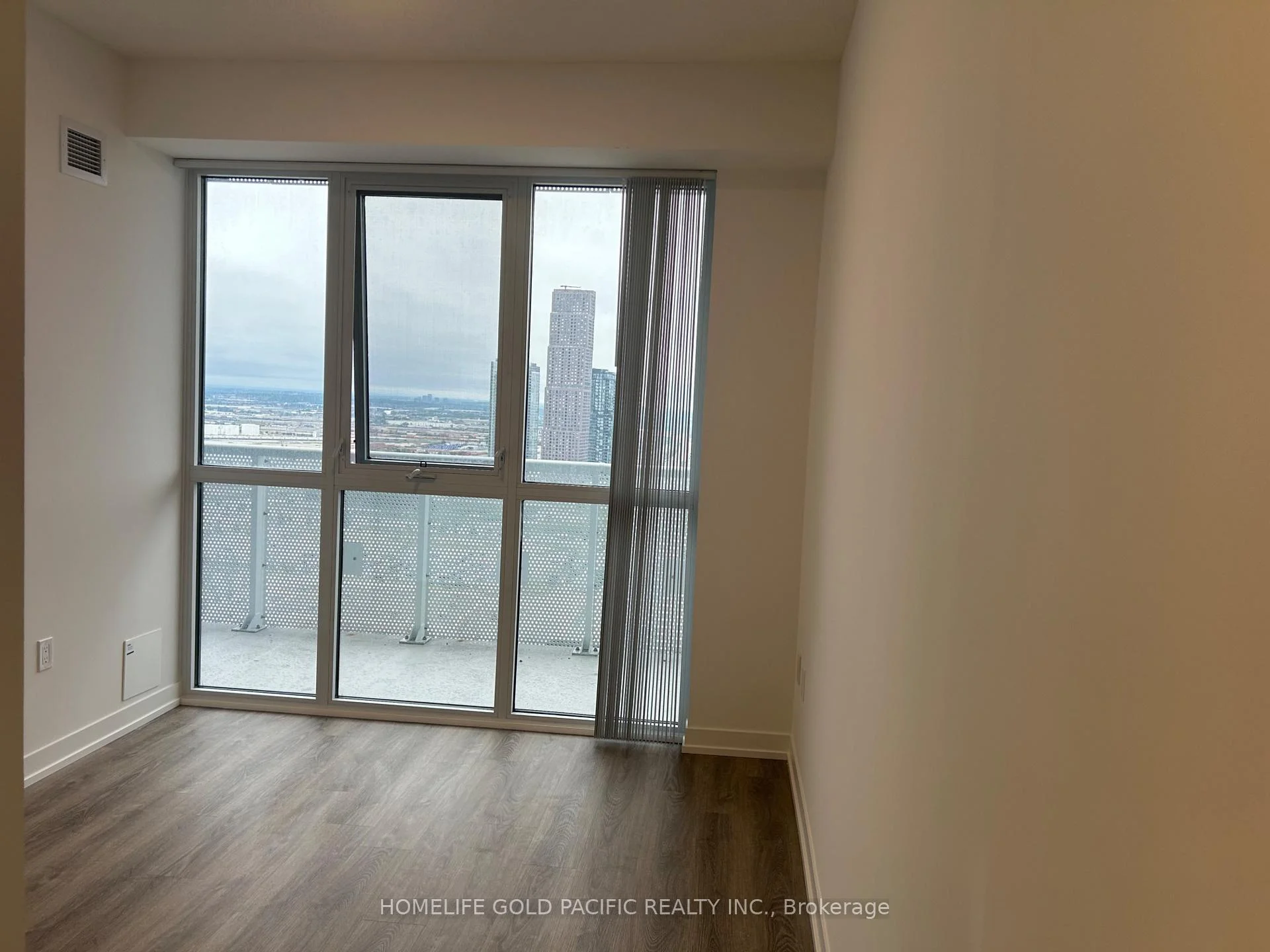 Photo 13 of Unit 3307, 8 Interchange Way, Vaughan, Vaughan Corporate Centre — HOMEH