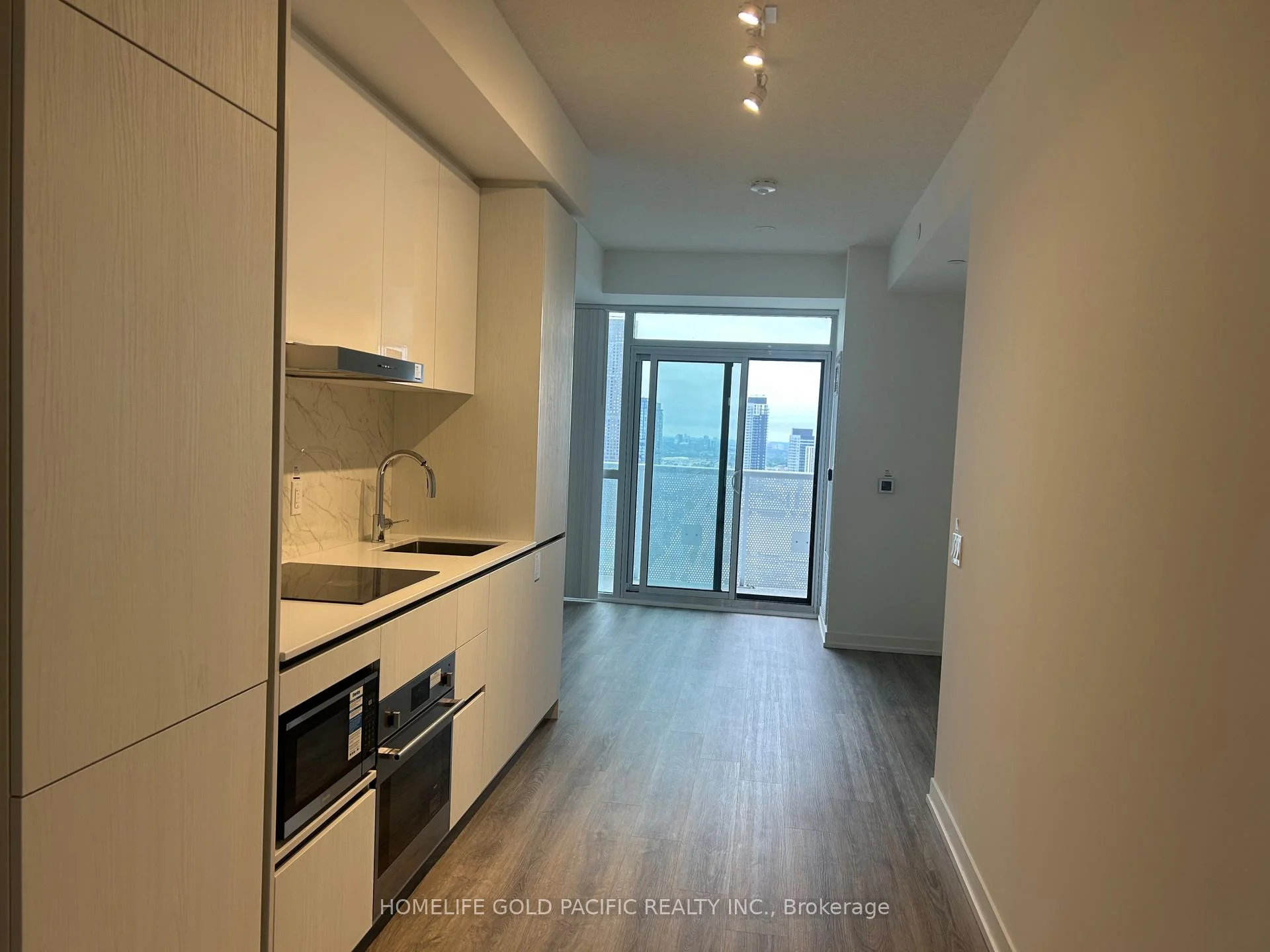 Photo 15 of Unit 3307, 8 Interchange Way, Vaughan, Vaughan Corporate Centre — HOMEH