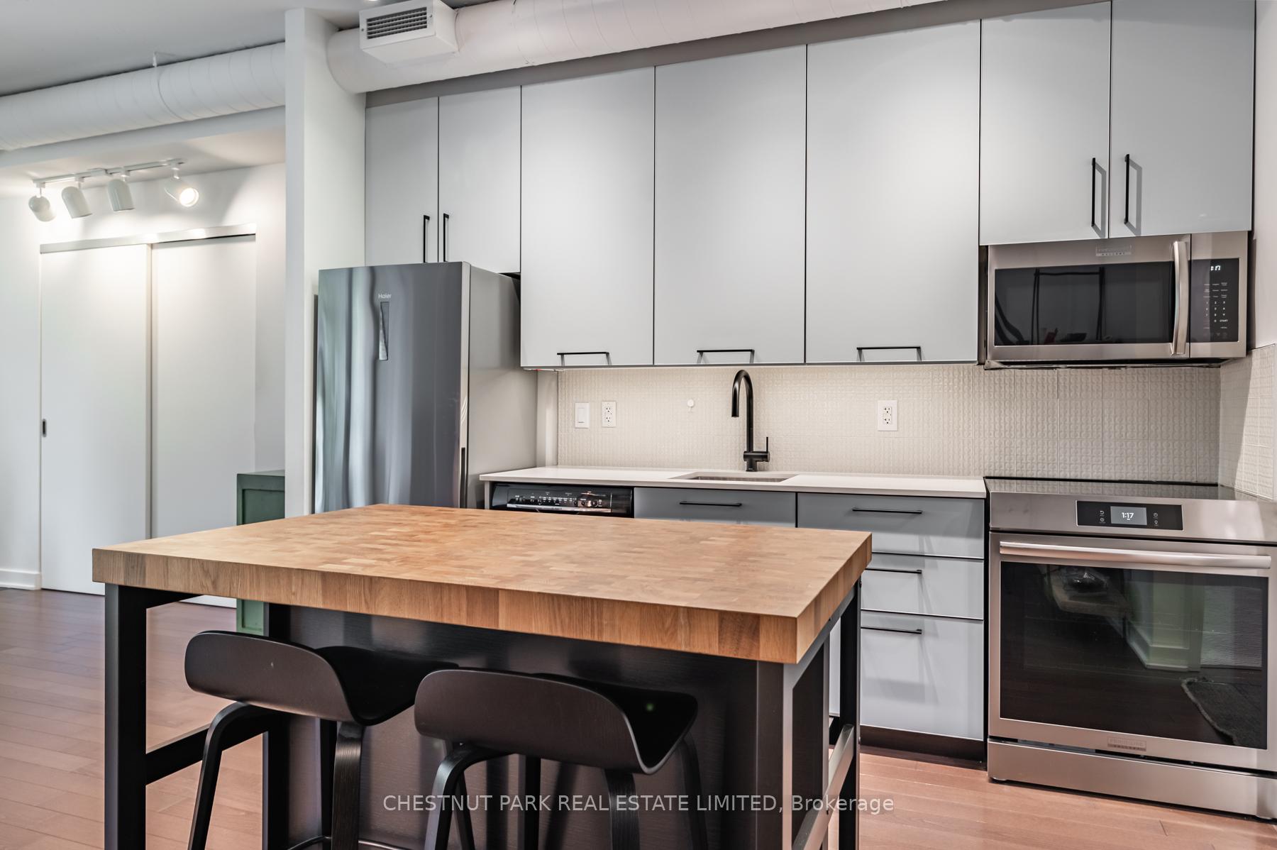 Photo 13 of Unit 221, 64 Niagara Street, Toronto, Niagara — HOMEH