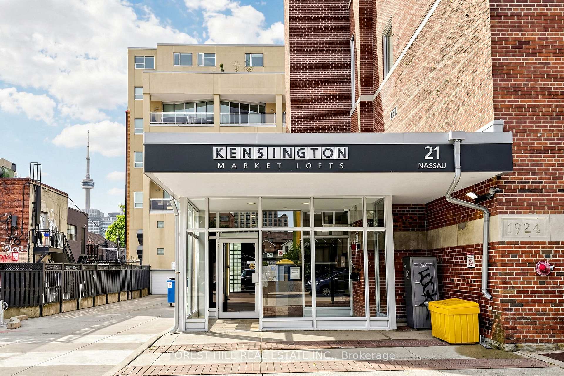 Front of Unit 301, 21 Nassau Street