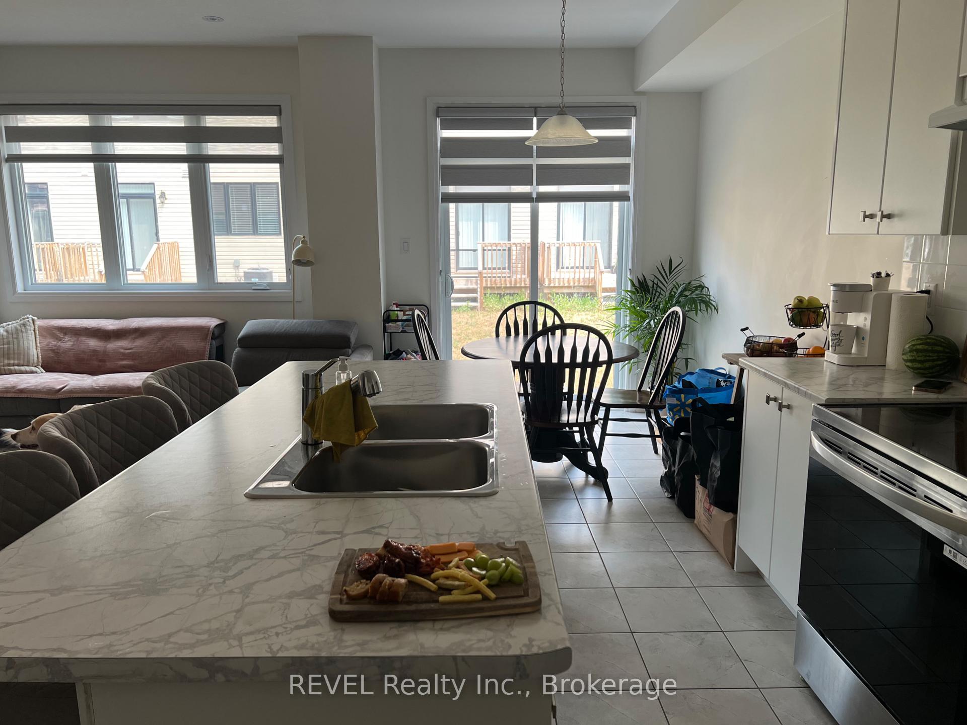 Photo 4 of 118 Varsity Drive, Welland, Dain City — HOMEH