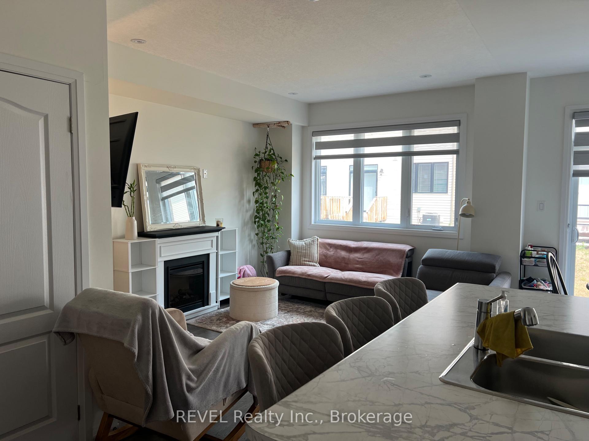Photo 6 of 118 Varsity Drive, Welland, Dain City — HOMEH