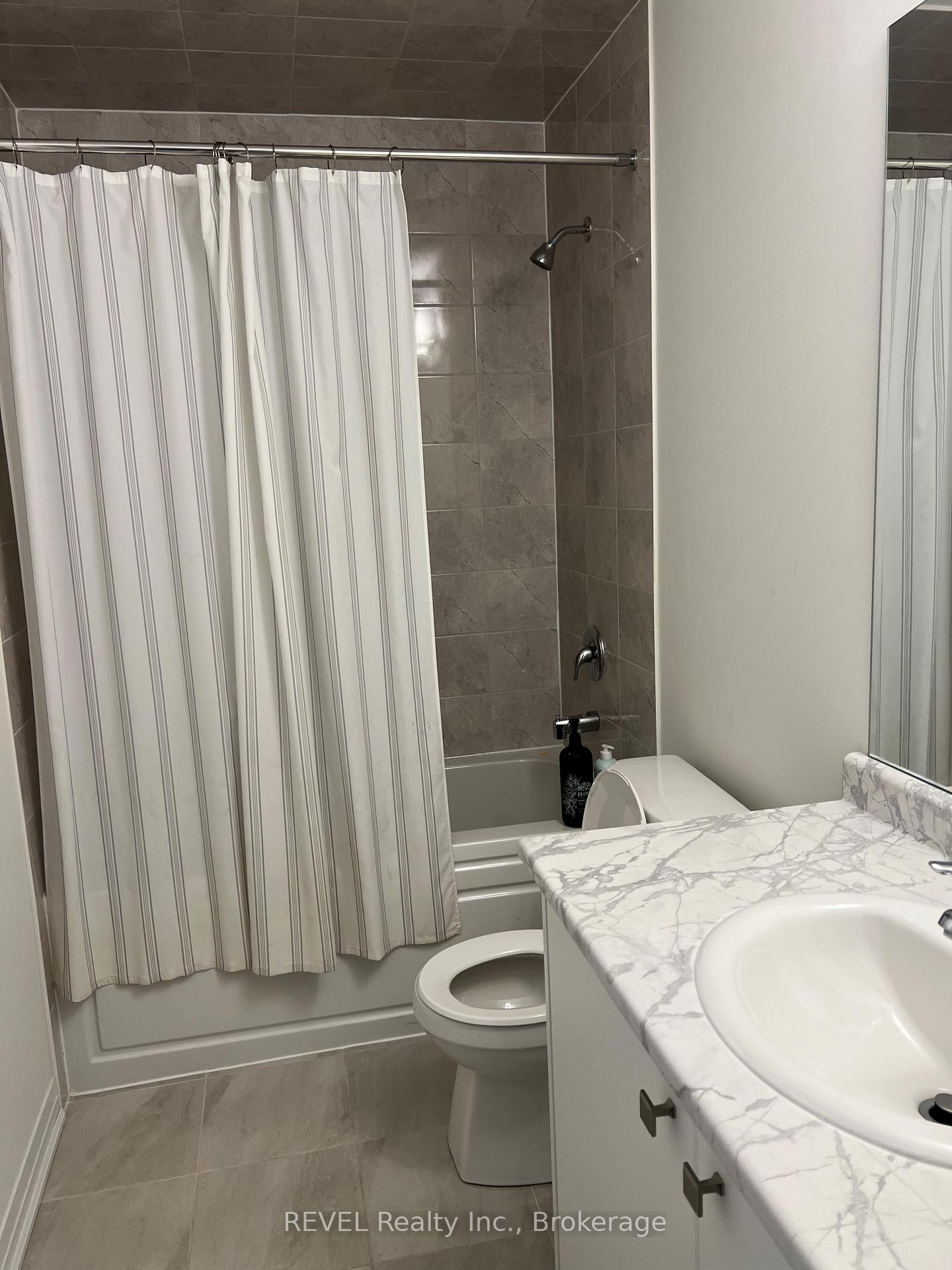Photo 24 of 118 Varsity Drive, Welland, Dain City — HOMEH