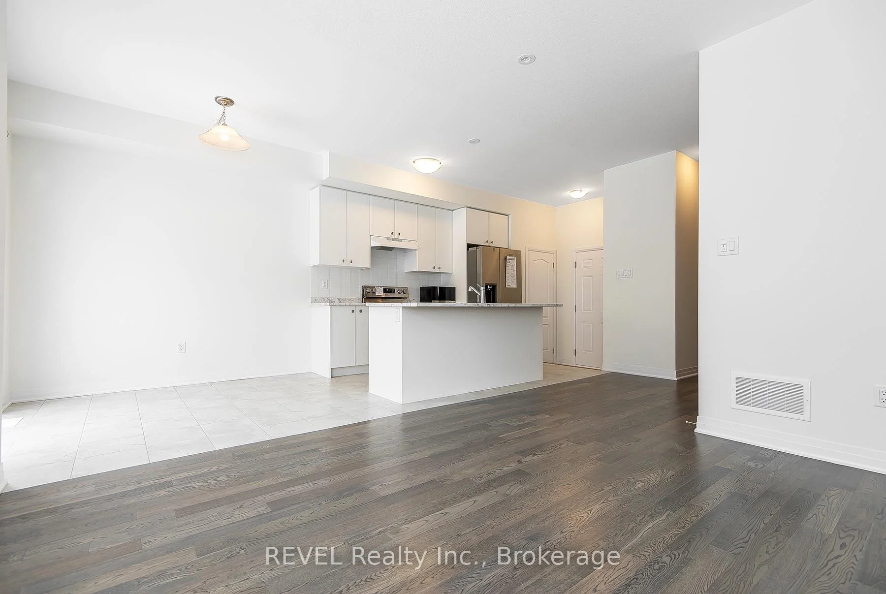 Photo 5 of 118 Varsity Drive, Welland, Dain City — HOMEH