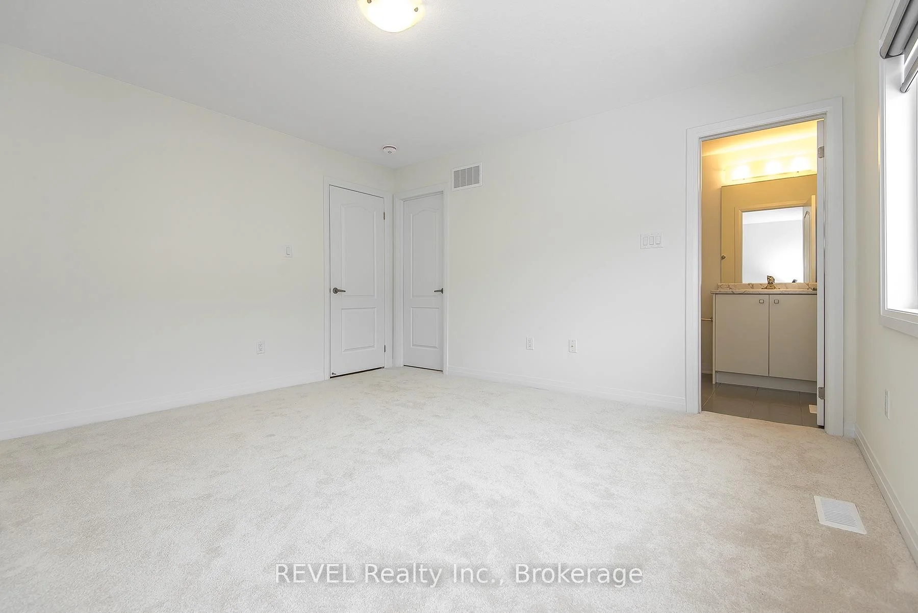 Photo 19 of 118 Varsity Drive, Welland, Dain City — HOMEH