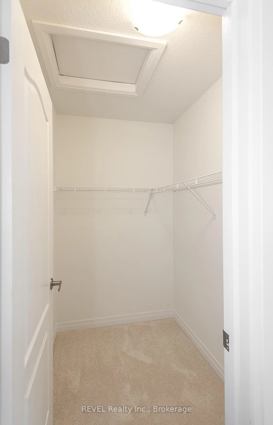 Photo 21 of 118 Varsity Drive, Welland, Dain City — HOMEH