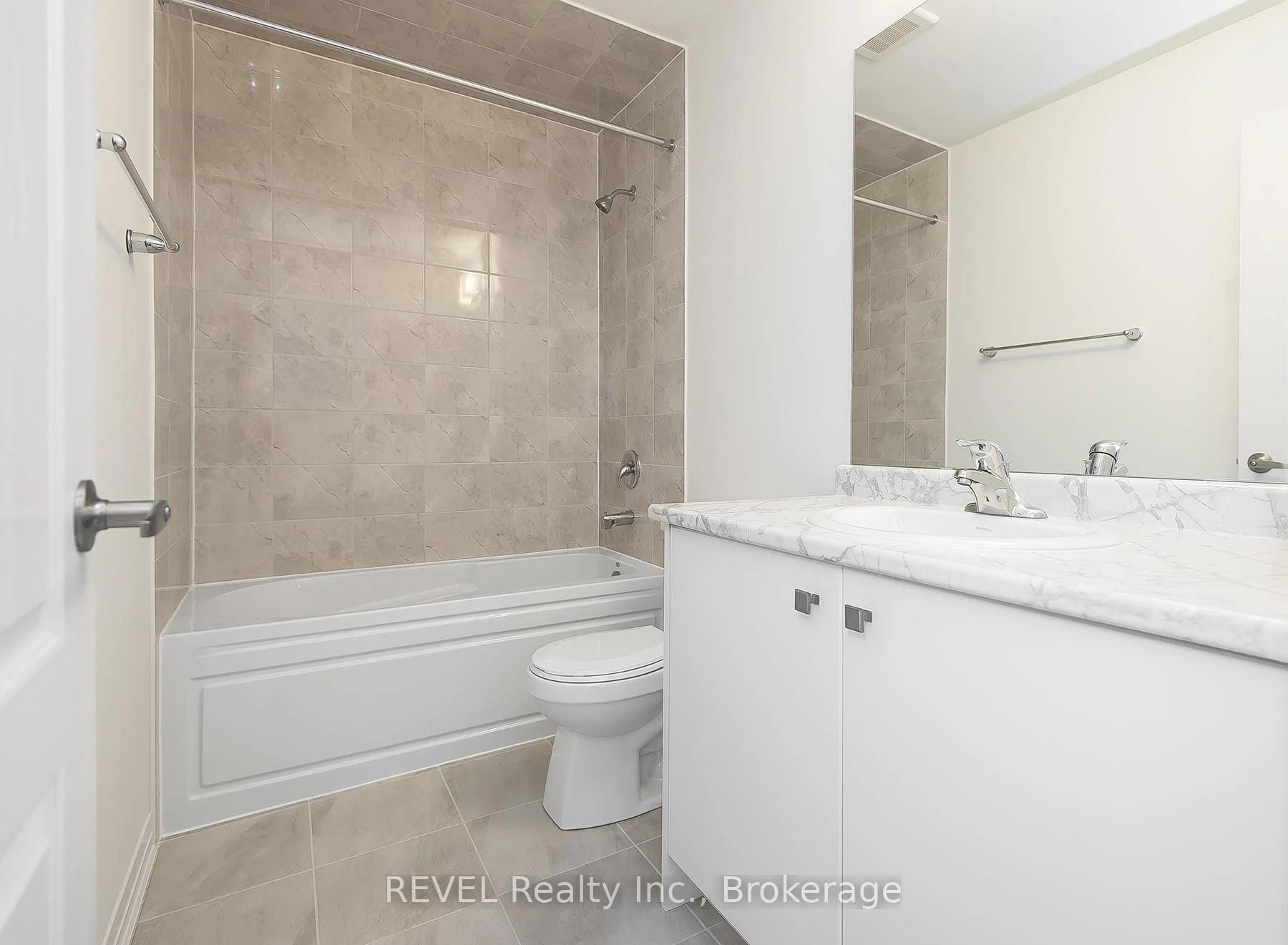 Photo 25 of 118 Varsity Drive, Welland, Dain City — HOMEH