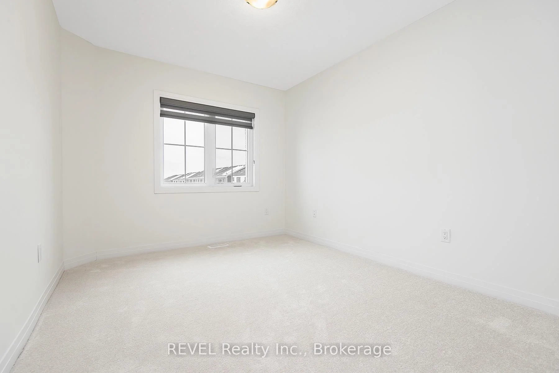 Photo 27 of 118 Varsity Drive, Welland, Dain City — HOMEH