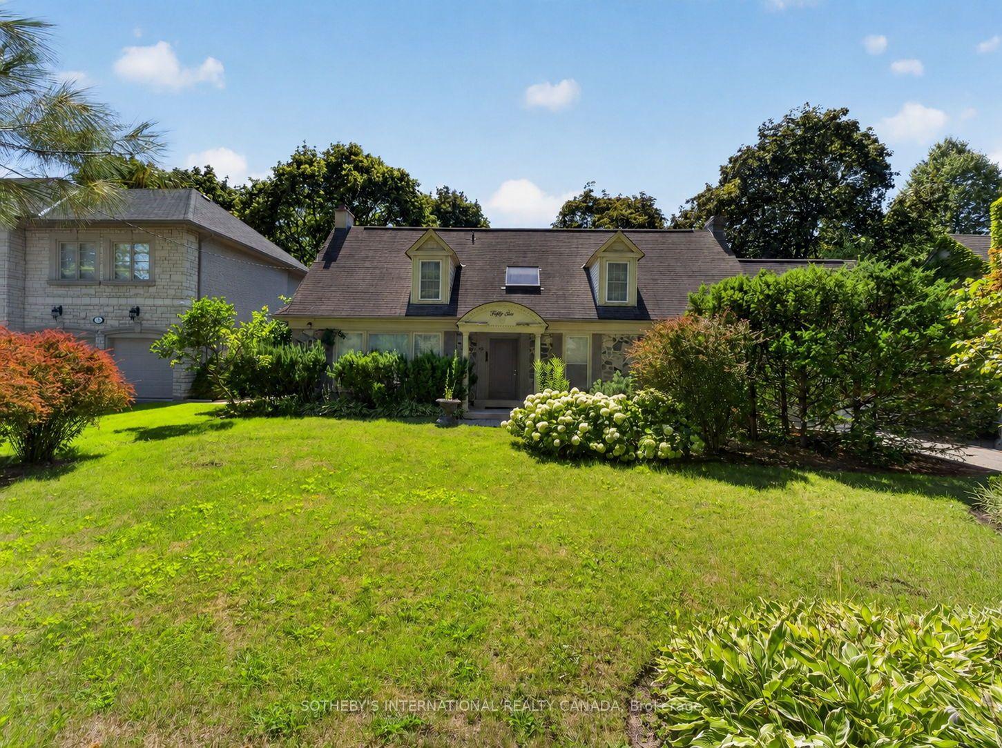 Photo 11 of 56 Edgehill Road, Etobicoke, Edenbridge-Humber Valley — HOMEH