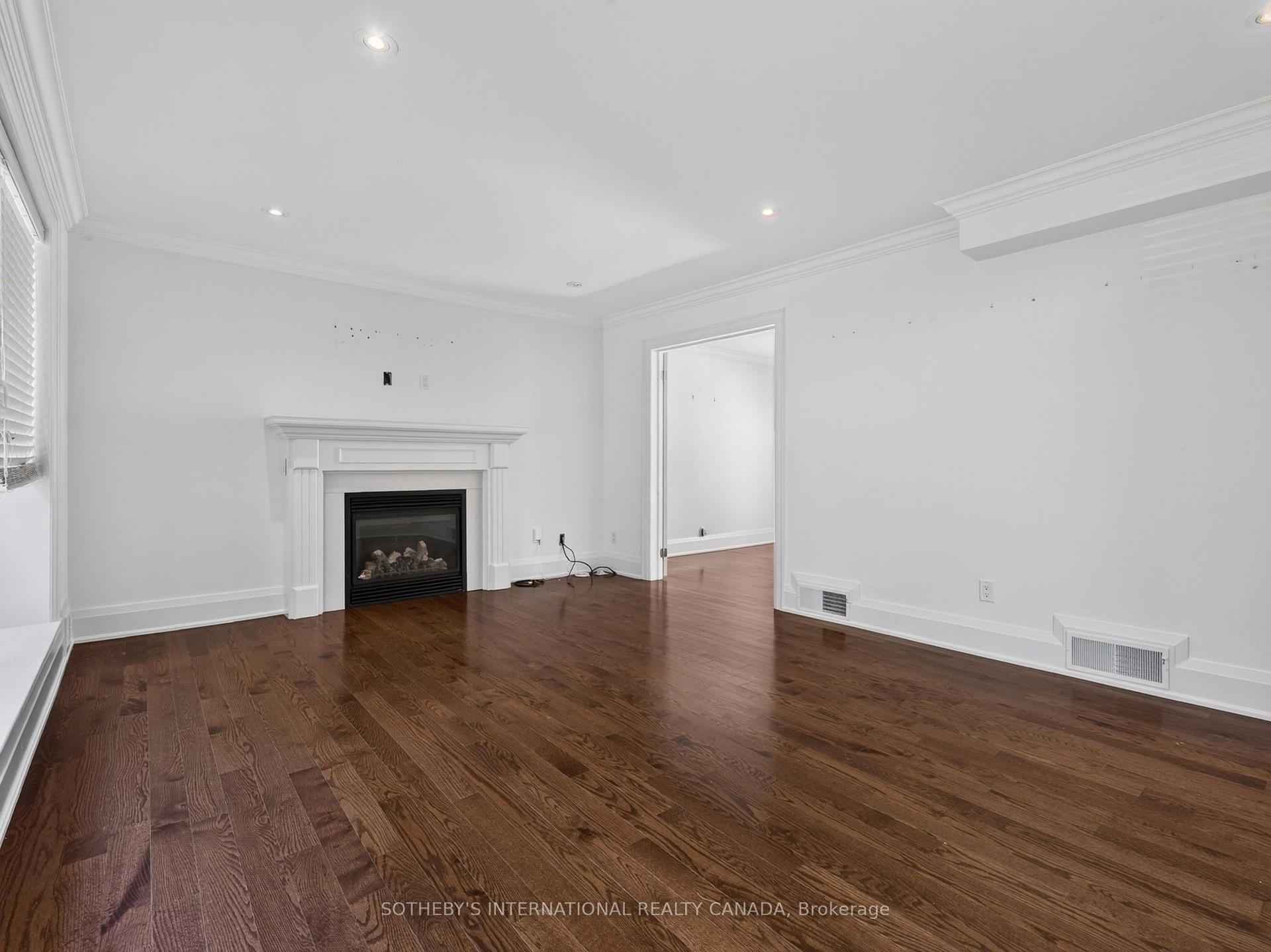 Photo 14 of 56 Edgehill Road, Etobicoke, Edenbridge-Humber Valley — HOMEH