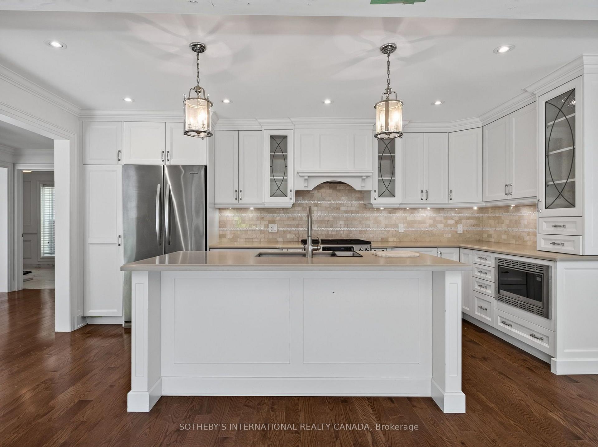 Photo 31 of 56 Edgehill Road, Etobicoke, Edenbridge-Humber Valley — HOMEH