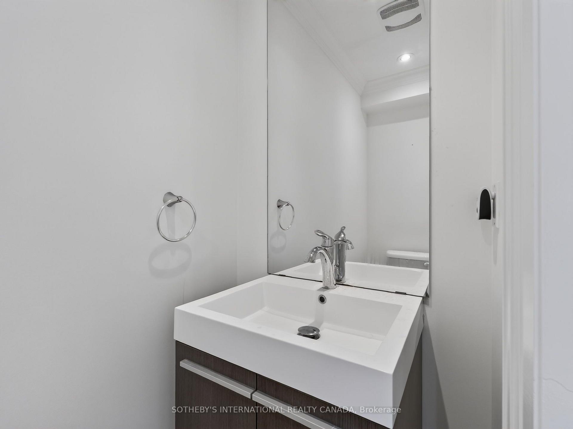 Photo 36 of 56 Edgehill Road, Etobicoke, Edenbridge-Humber Valley — HOMEH