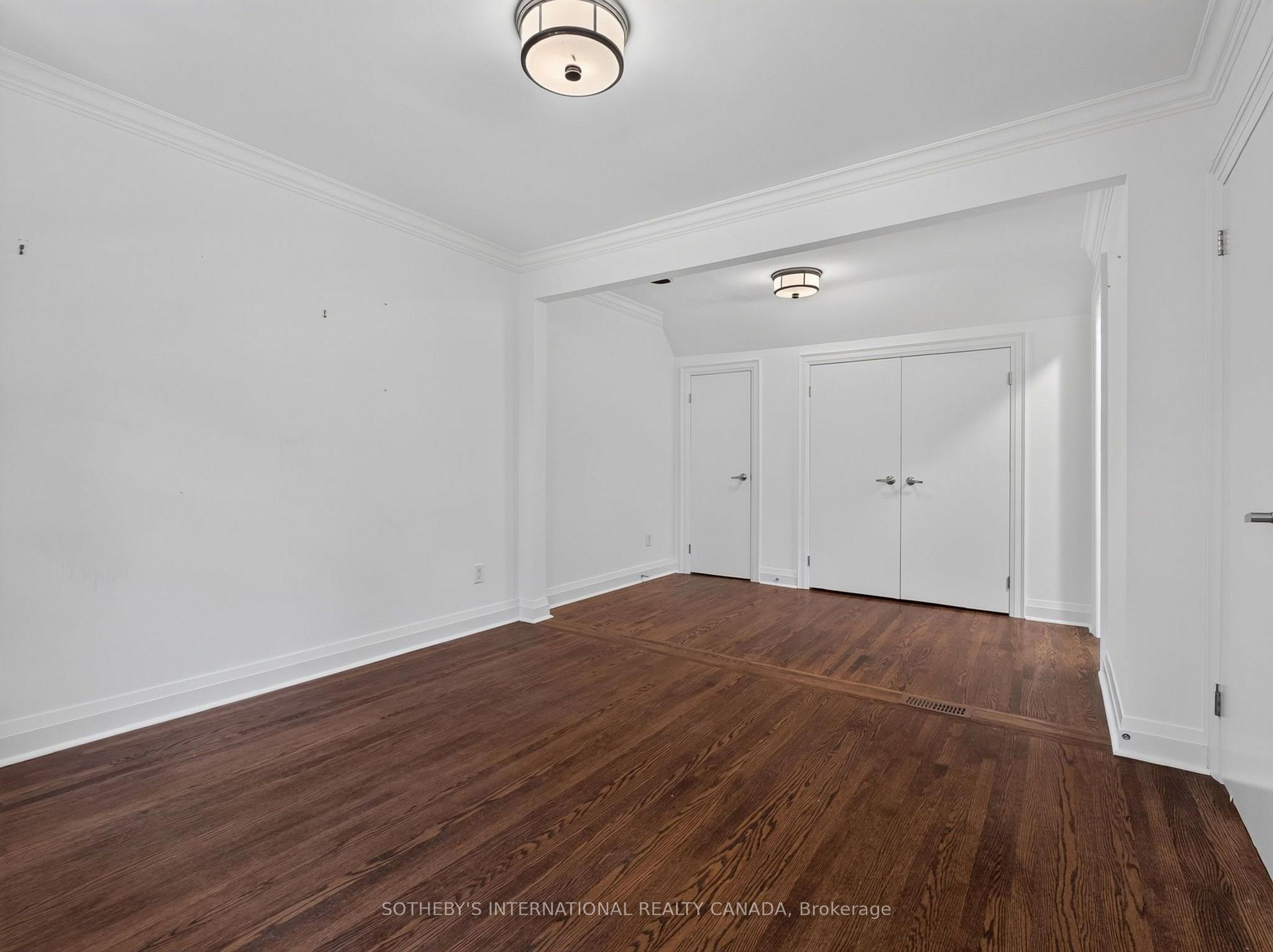 Photo 41 of 56 Edgehill Road, Etobicoke, Edenbridge-Humber Valley — HOMEH