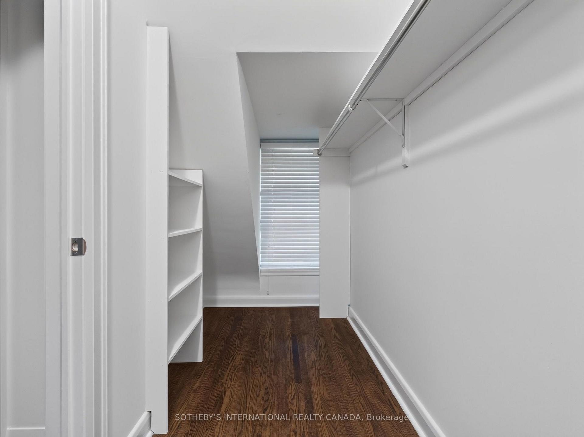 Photo 43 of 56 Edgehill Road, Etobicoke, Edenbridge-Humber Valley — HOMEH