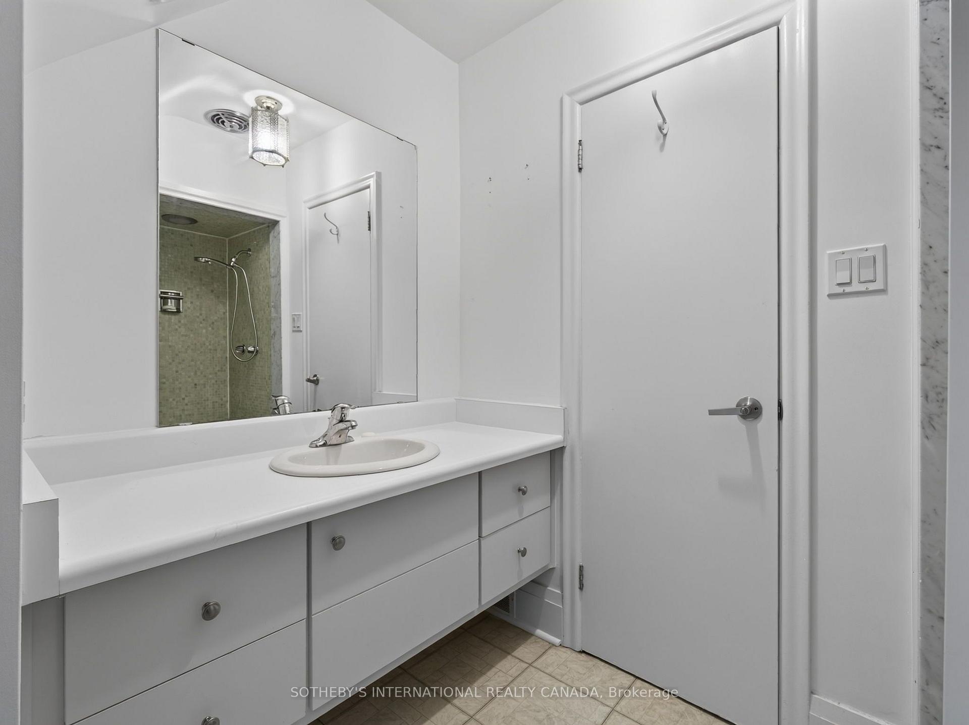 Photo 46 of 56 Edgehill Road, Etobicoke, Edenbridge-Humber Valley — HOMEH
