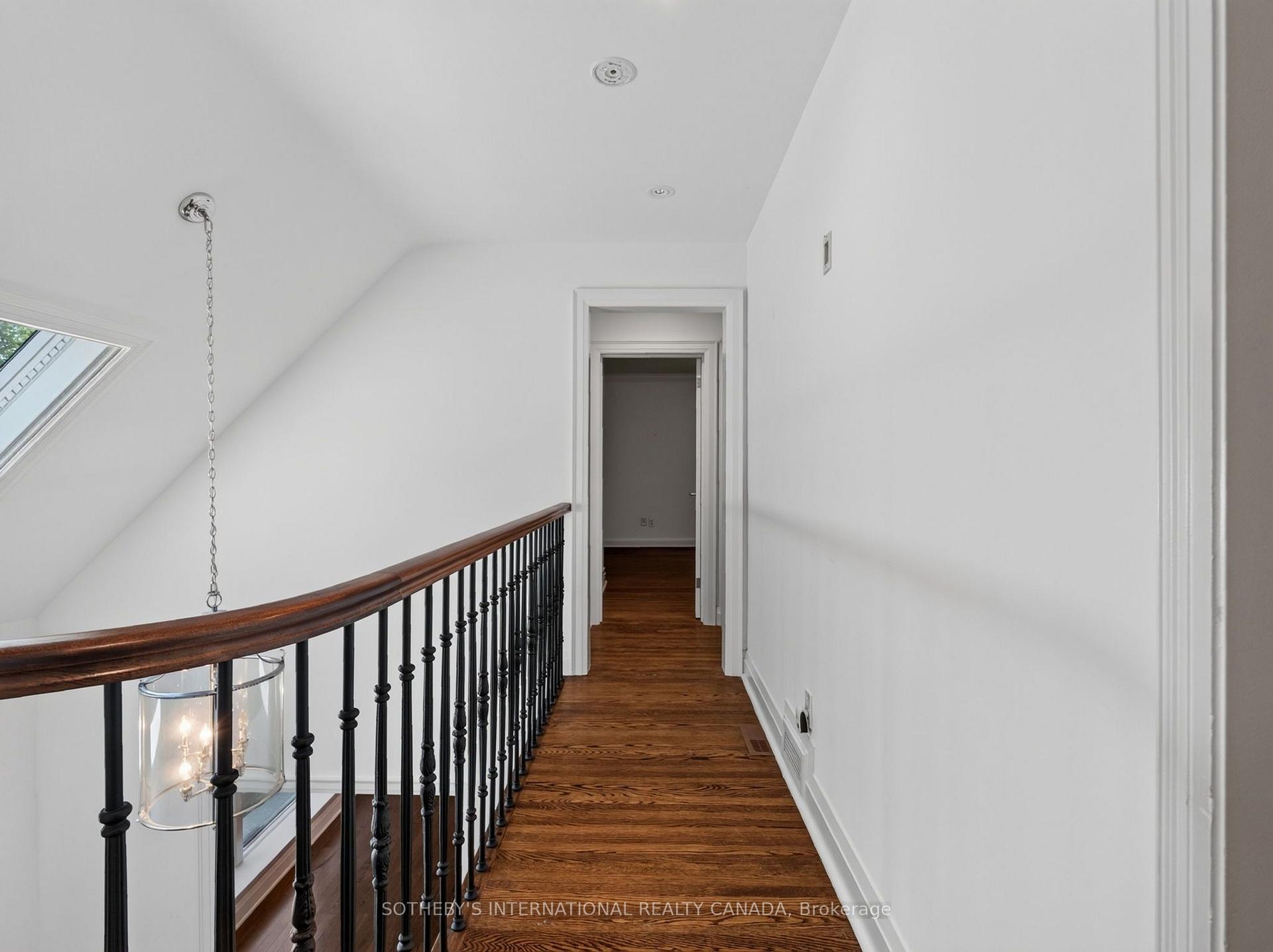 Photo 48 of 56 Edgehill Road, Etobicoke, Edenbridge-Humber Valley — HOMEH