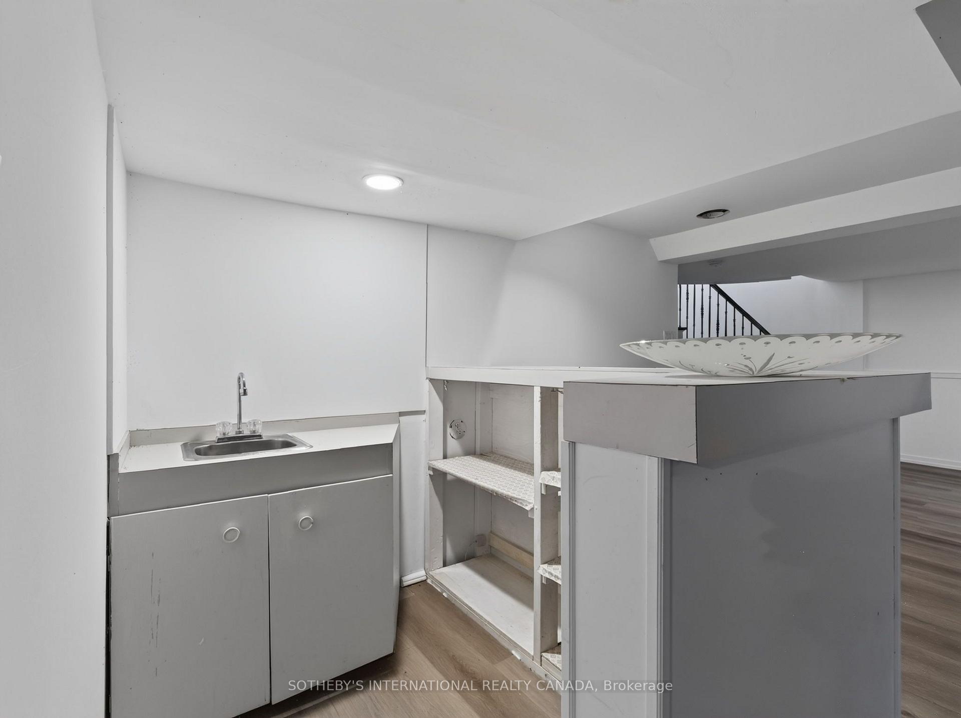Photo 55 of 56 Edgehill Road, Etobicoke, Edenbridge-Humber Valley — HOMEH
